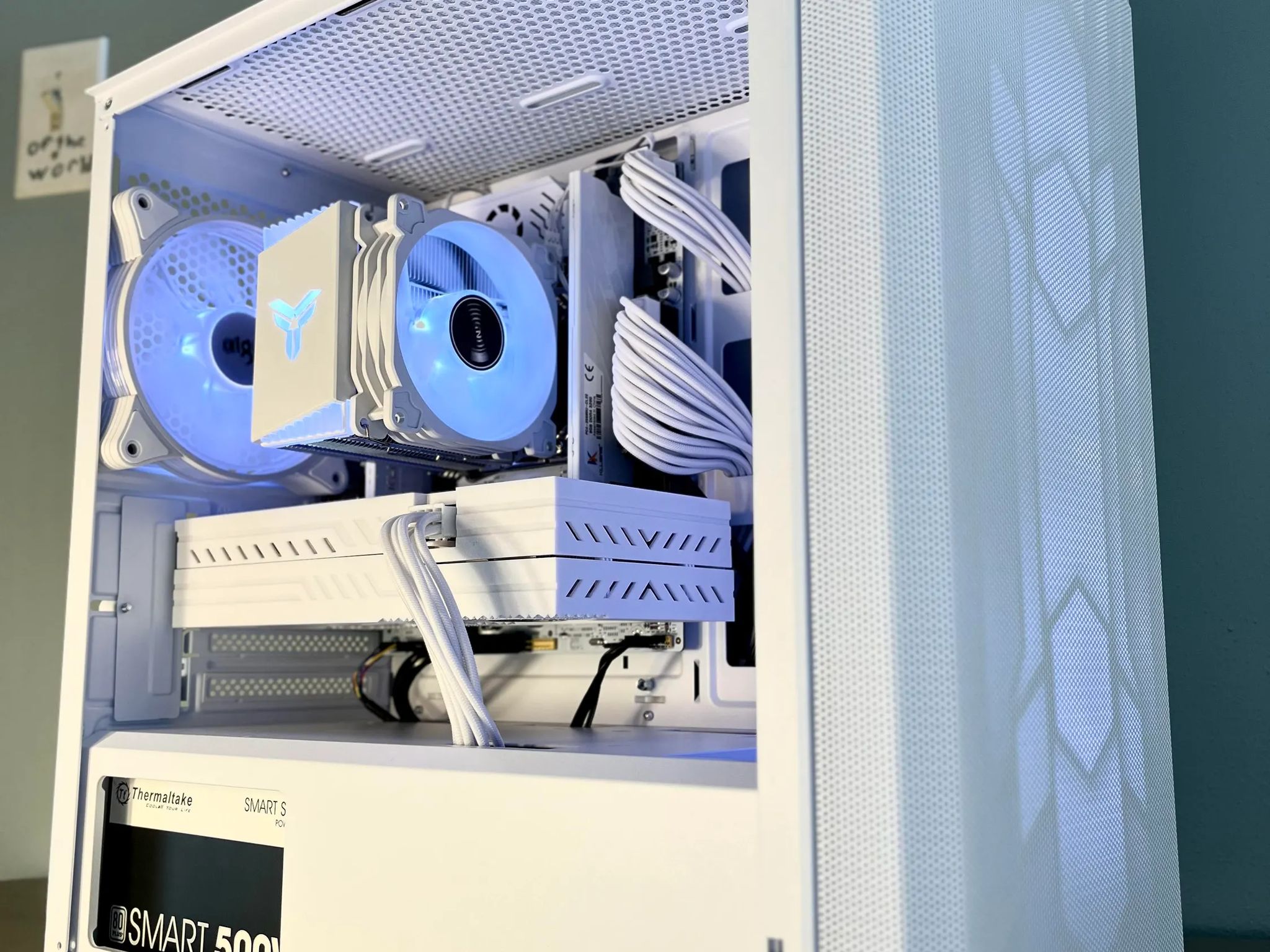 ⚪⚪ White Gaming PC⚪AMD RX 580 8GB⚪Intel i7 5930k⚪16GB DDR4⚪500GB NVME