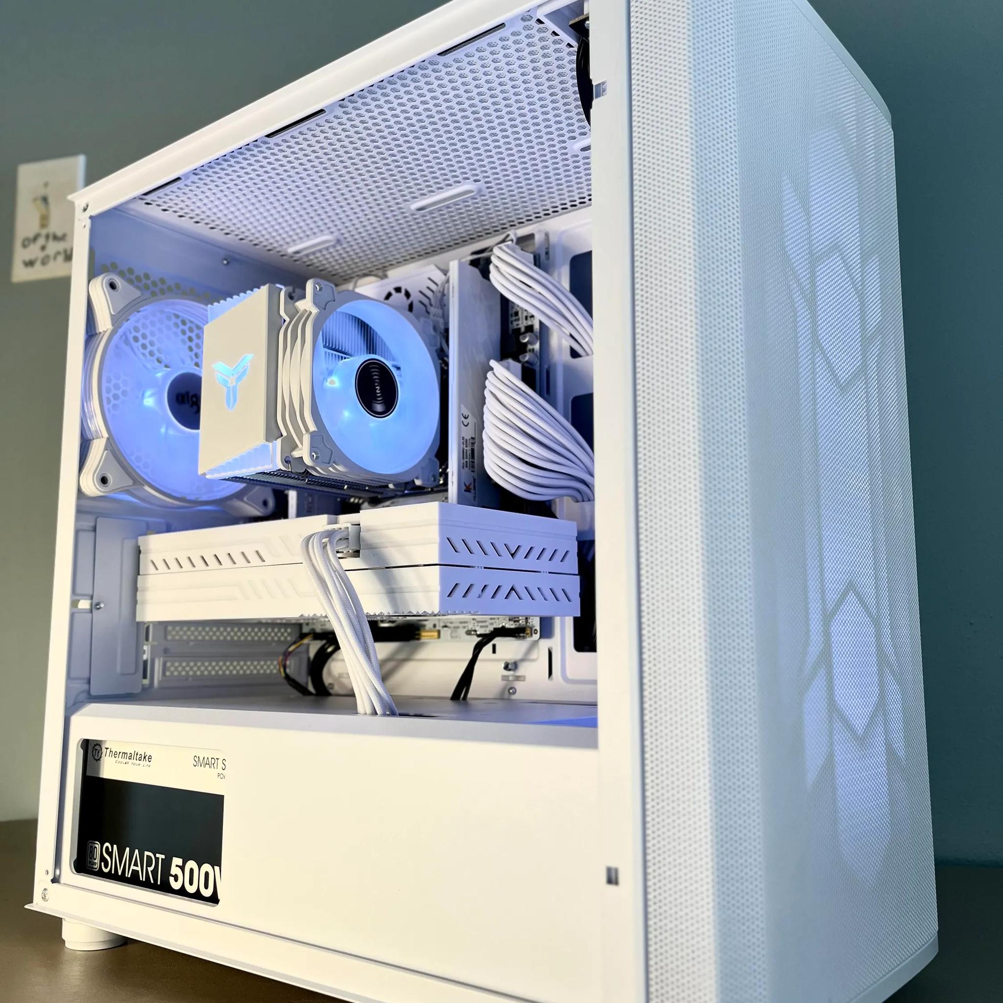 ⚪⚪ White Gaming PC⚪AMD RX 580 8GB⚪Intel i7 5930k⚪16GB DDR4⚪500GB NVME
