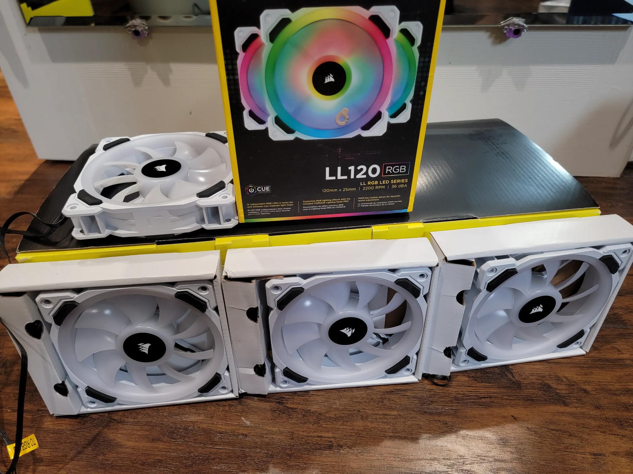 Corsair LL120 RGB fans(4)