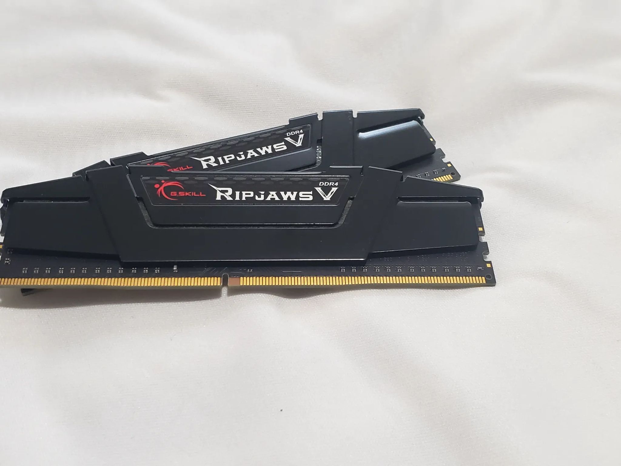 G.skill ripjaws ddr4 ram 16 gb (2x8)
