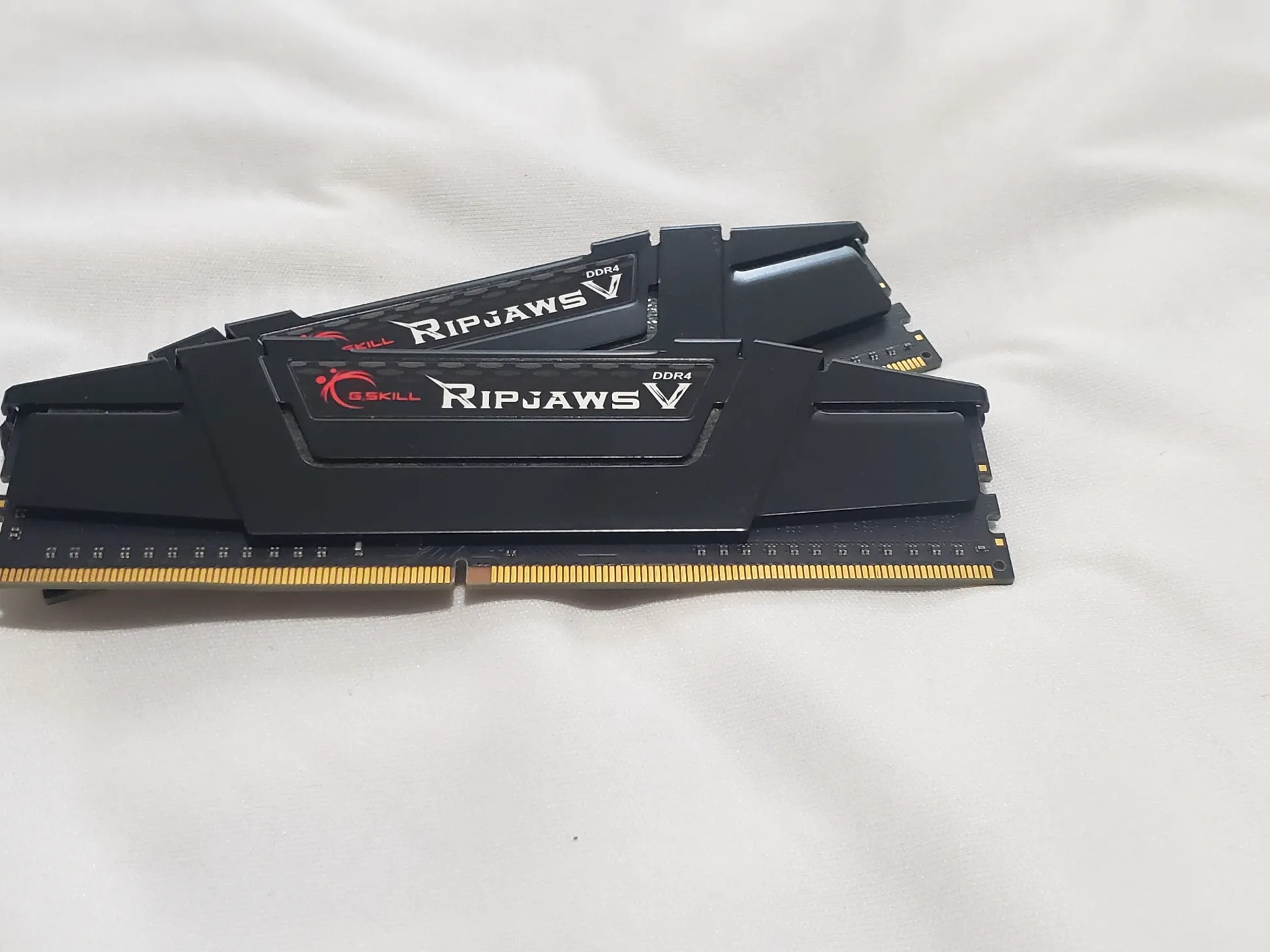 G.skill ripjaws ddr4 ram 16 gb (2x8)