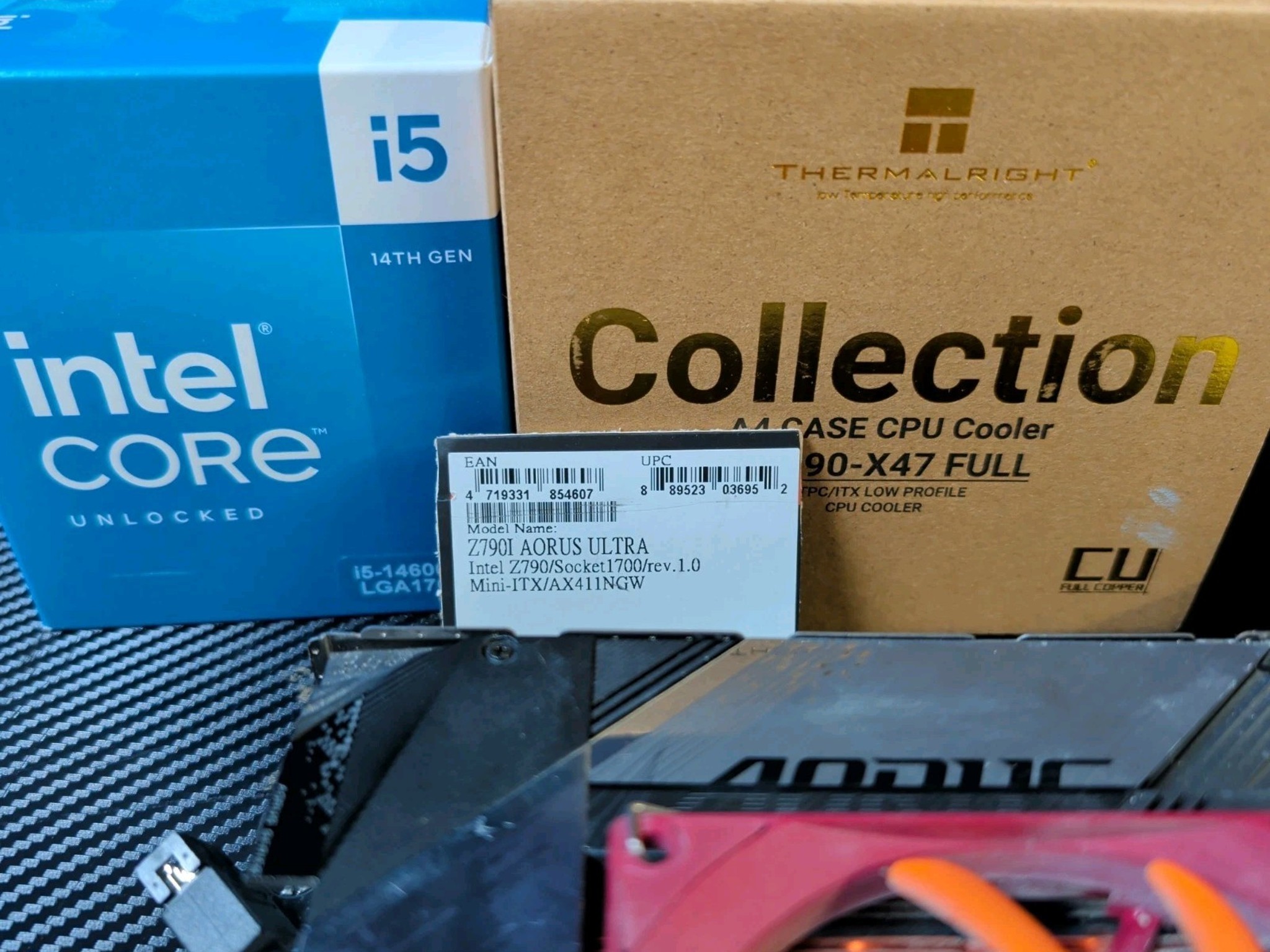 Gigabyte Z790I Aorus Ultra w/ Intel I5-14600k & AXP90-47 Cooler & Contact Frame