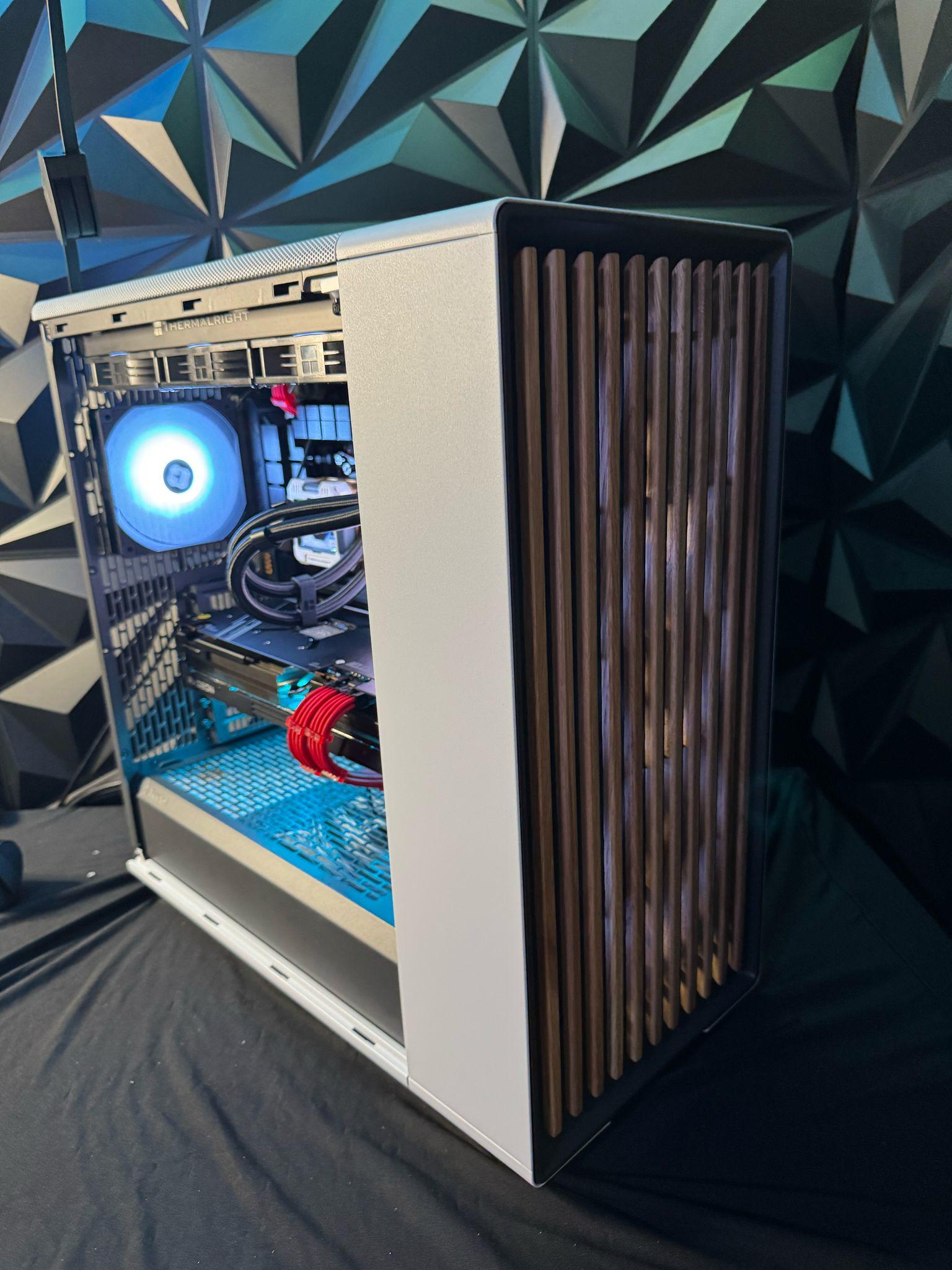🪵 Big Woody 🪵 Ryzen 9900X| 7900XTX 24 GB| 32 GB DDR5 6000Mhz|3.25 TB NVMe|