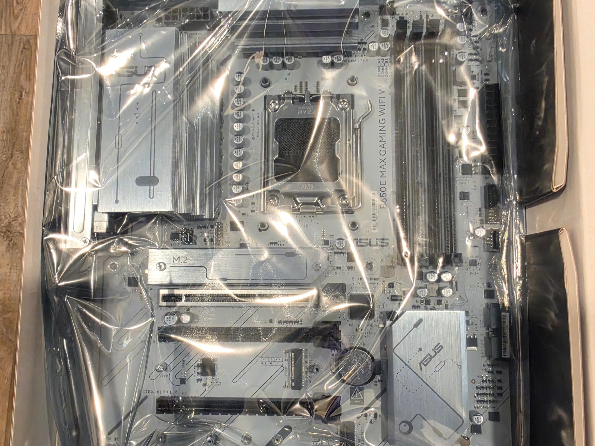 Asus MAX GAMING B650-E White