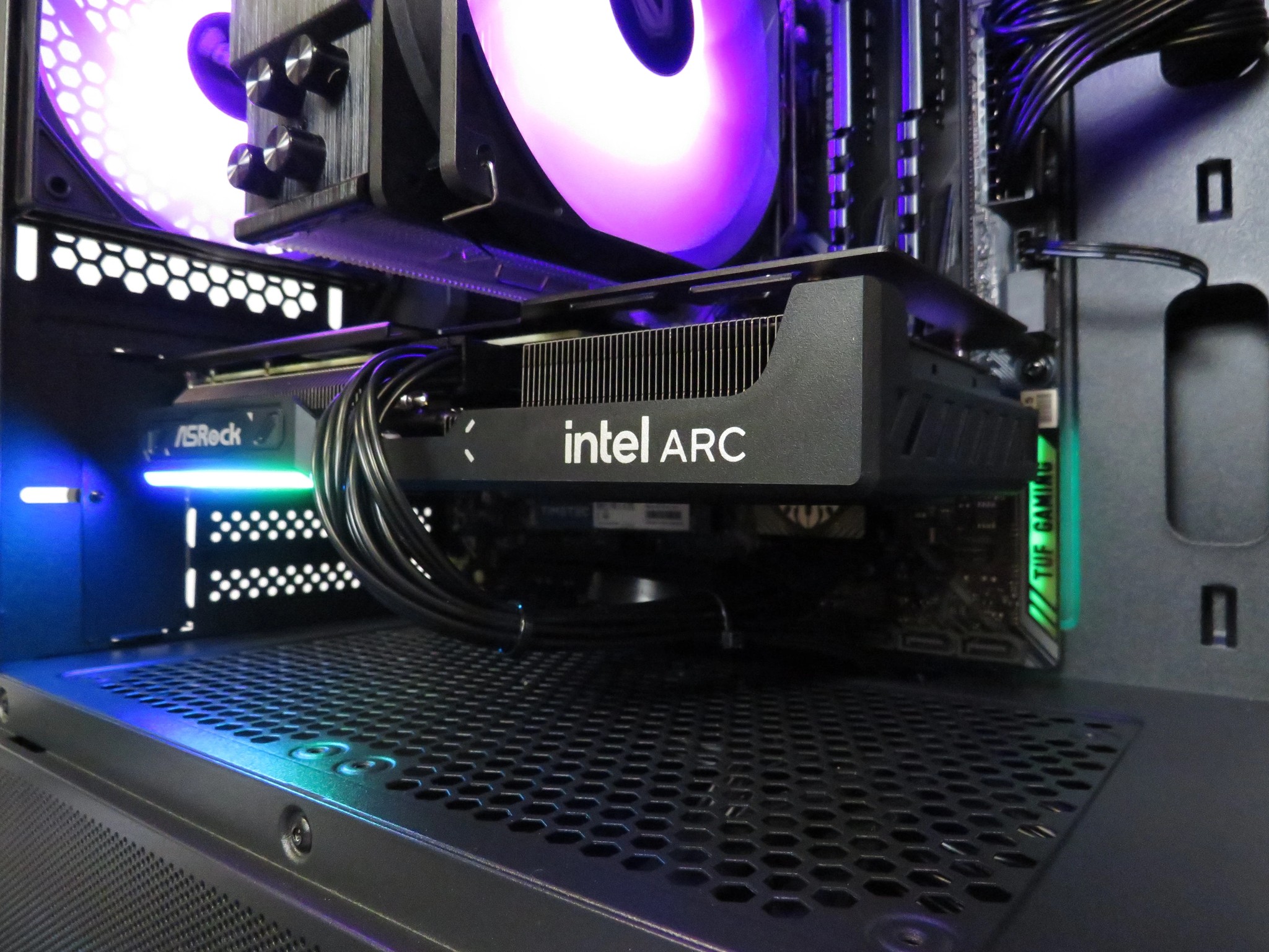 Arc Battlemage: ASRock Challenger Intel Arc B570 + Ryzen 5 5600X + 16 GB DDR4 + 1 TB NVME