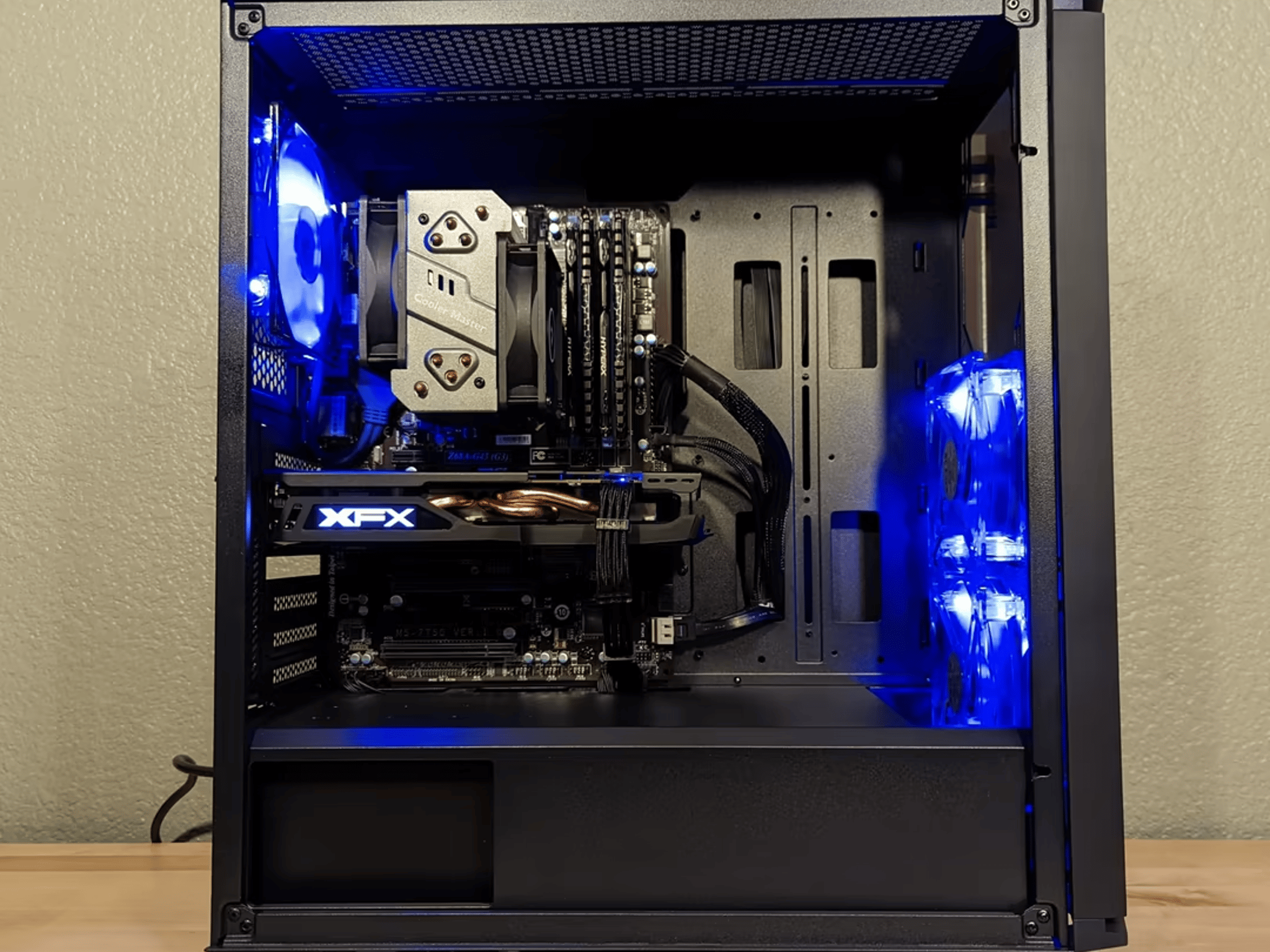 Great 1080p Blue Theme Gaming PC (i7, RX 480)
