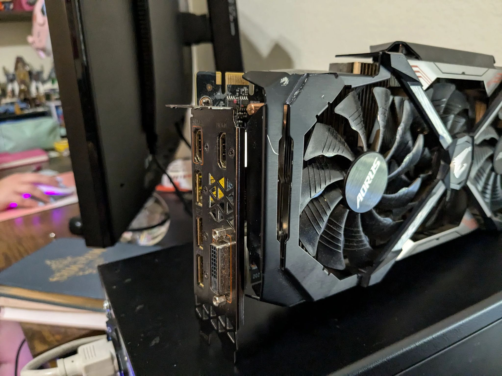 Paperweight/Junk Gigabyte Aorus GTX 1080 Ti (FOR PARTS)