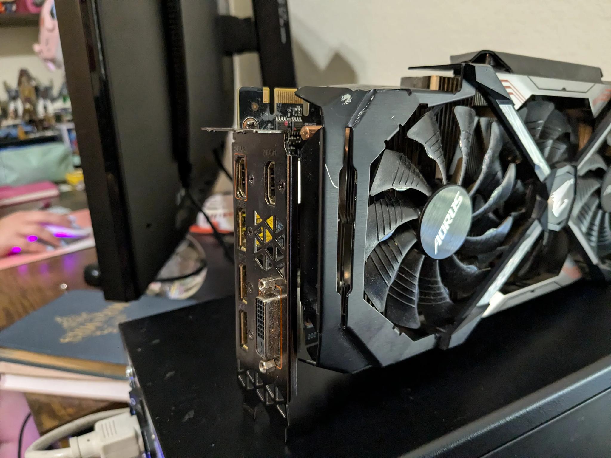 Paperweight/Junk Gigabyte Aorus GTX 1080 Ti (FOR PARTS)