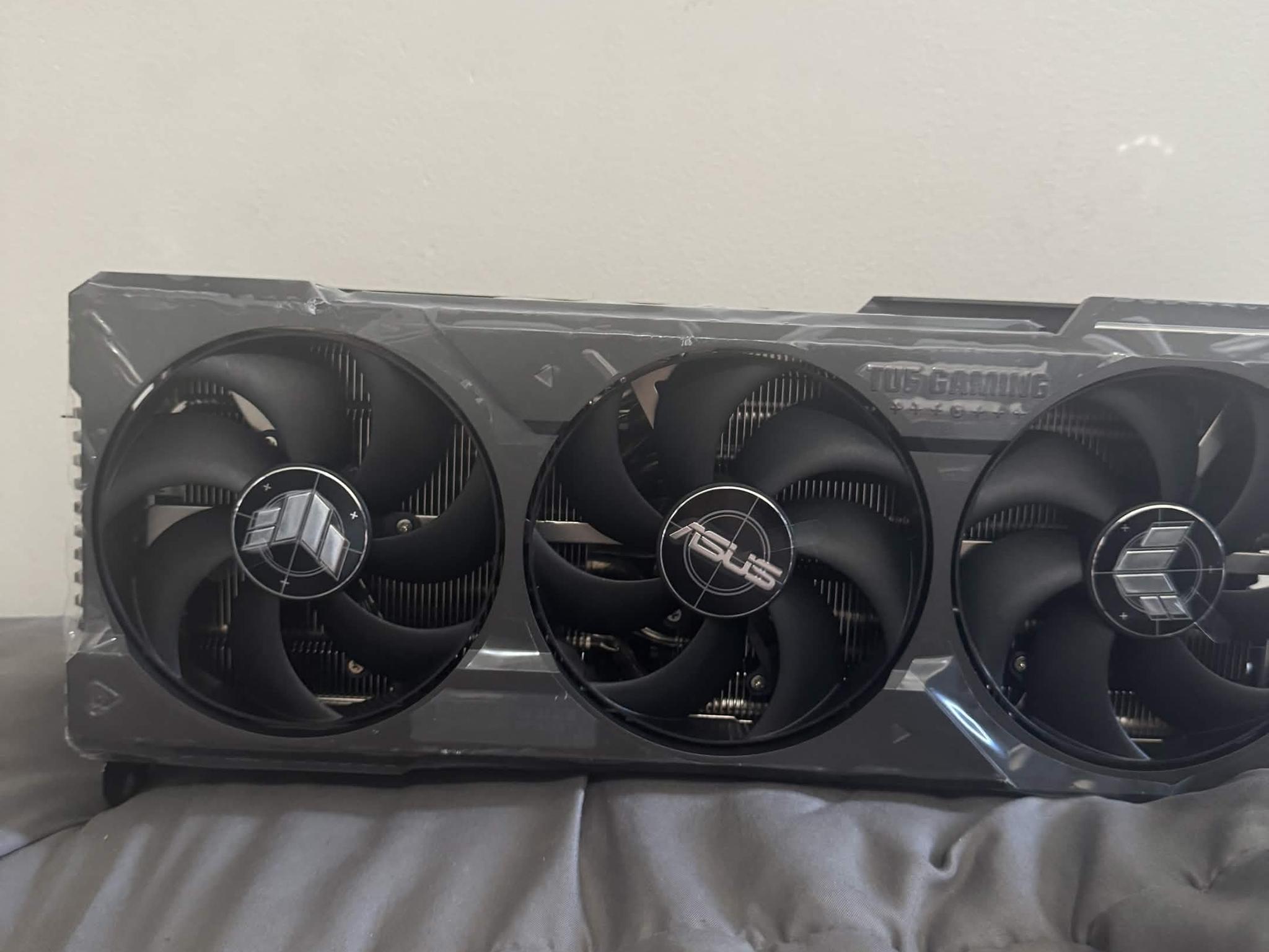 ASUS TUF GAMING OC GeForce RTX 4090 - Image 2