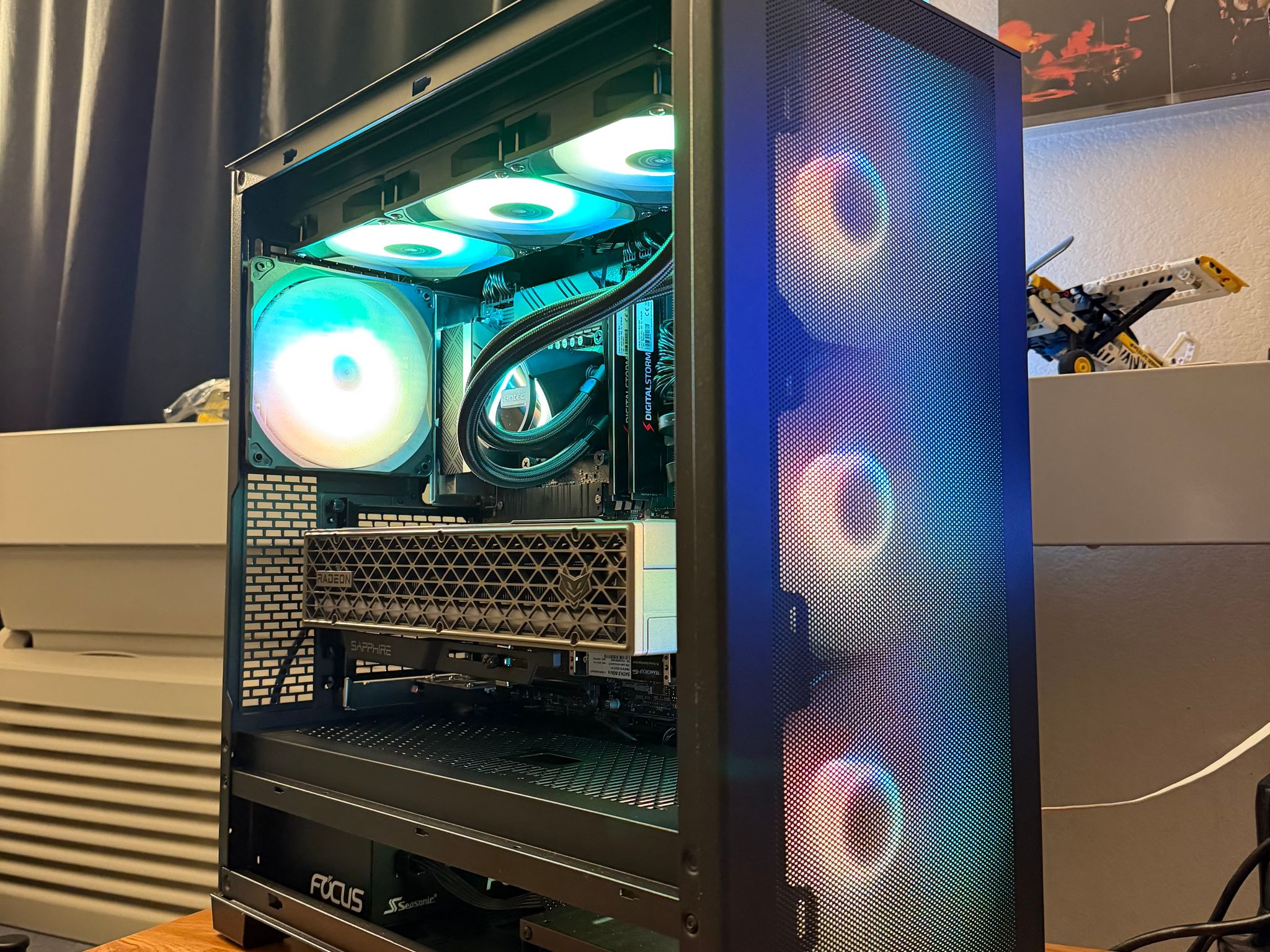 ULTIMATE INTEL Gaming/Workstation PC! - i9-13900KF | 9070XT | 32GB DDR4 | 4TB total storage |