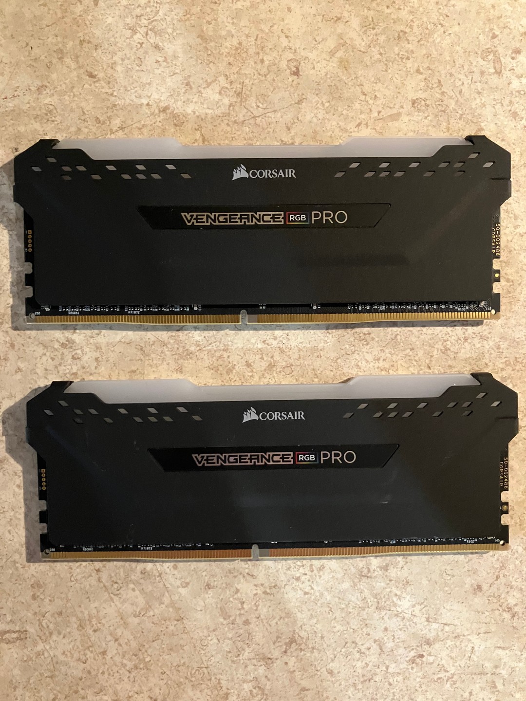 Corsair Vengeance RGB PRO 32GB DDR4 (2x16GB) | Jawa