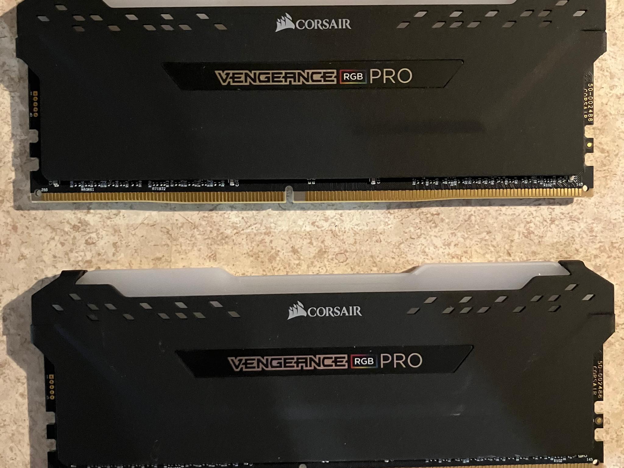 Corsair Vengeance RGB PRO 32GB DDR4 (2x16GB)