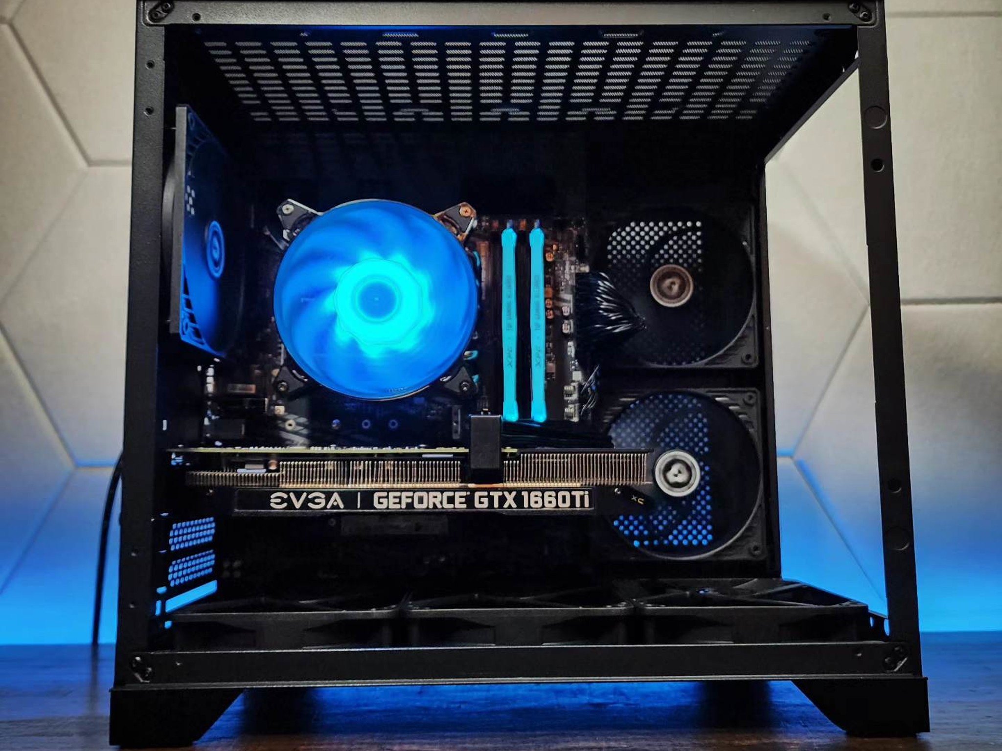 💙🖤💙 GTX 1660 Ti // Core i3 10100F // 16GB 3200MHz* // 1TB NVMe Gen 4