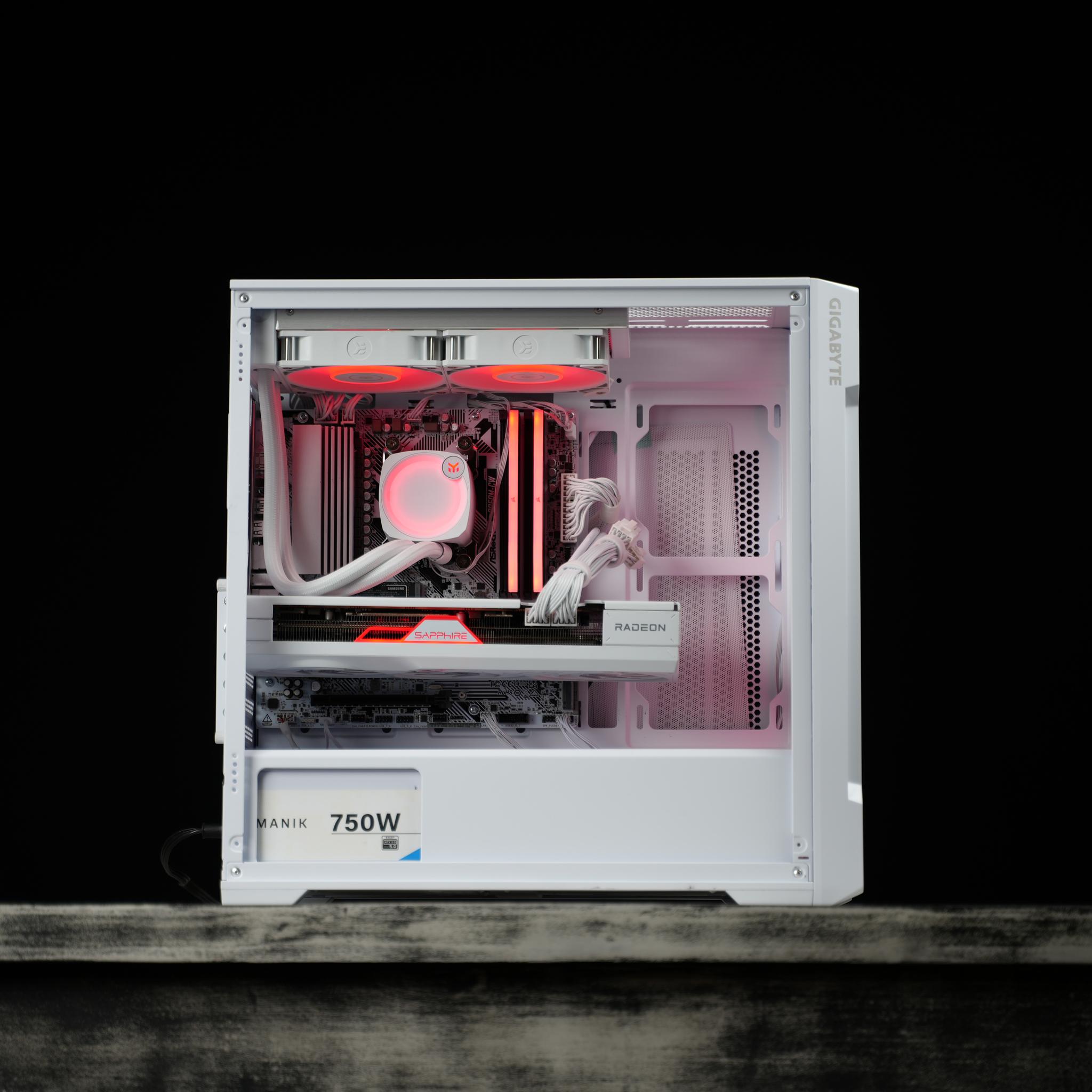 \ WF-52 / RX 7700 XT Ryzen 5 9600X 2.5TB 16GB DDR5 Windows 11 Gaming PC