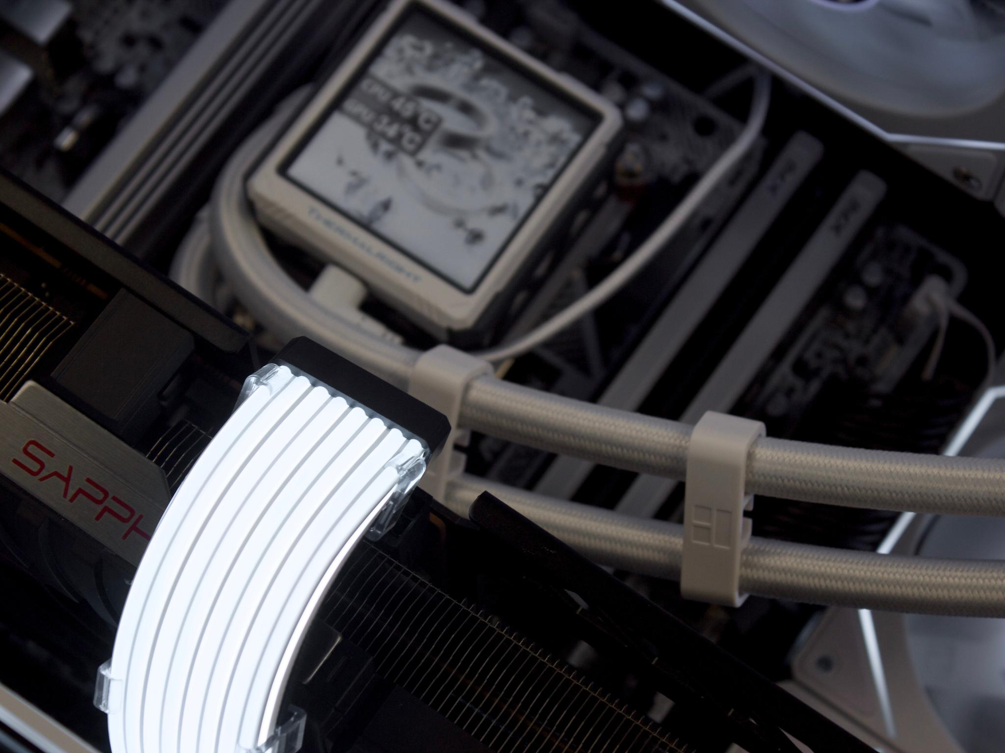 🧊⚡🗡️Panda - 1440P Gaming PC | RX 9070 XT, Ryzen 9 7900X3D, 32GB RAM, 2TB SSD | LCD Screen 🗡️⚡🧊