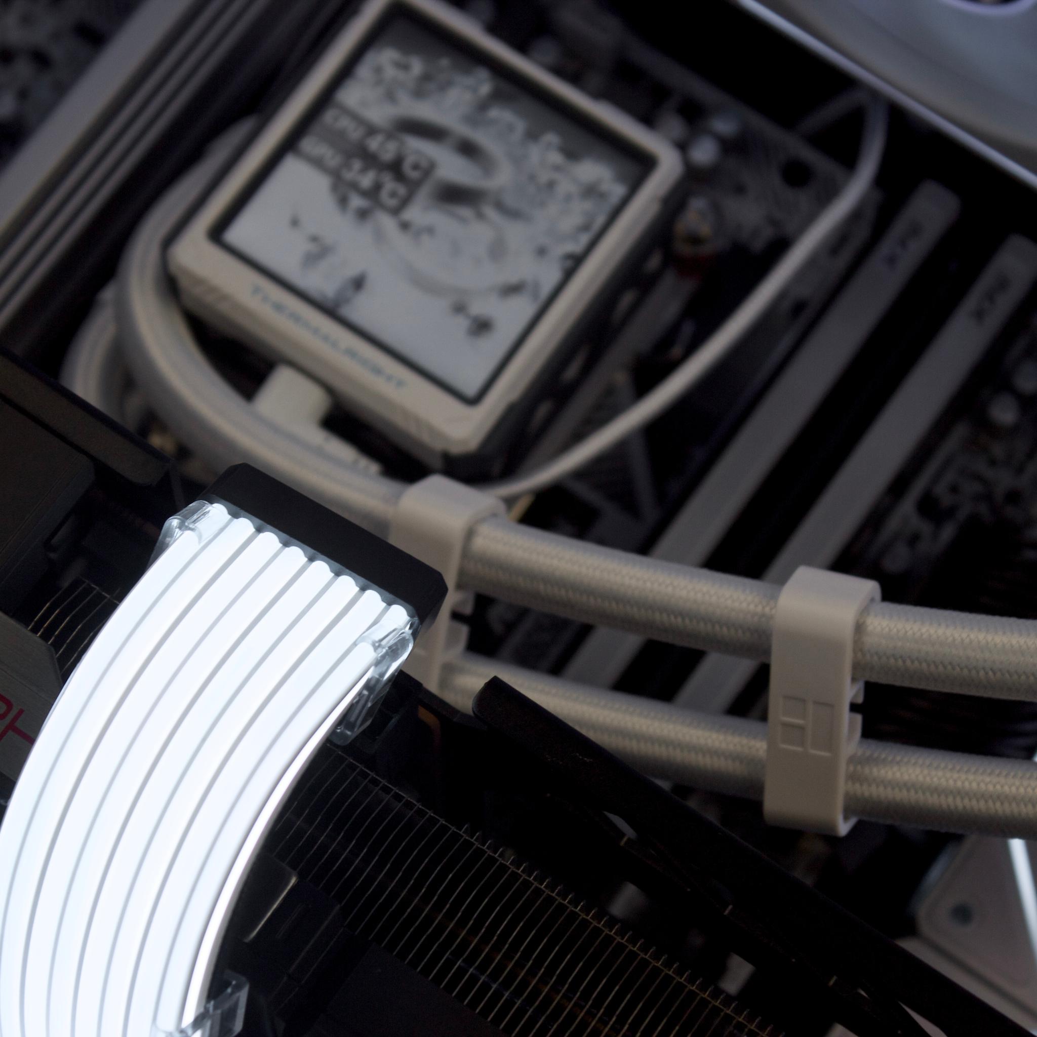 🧊⚡🗡️Panda - 1440P Gaming PC | RX 9070 XT, Ryzen 9 7900X3D, 32GB RAM, 2TB SSD | LCD Screen 🗡️⚡🧊