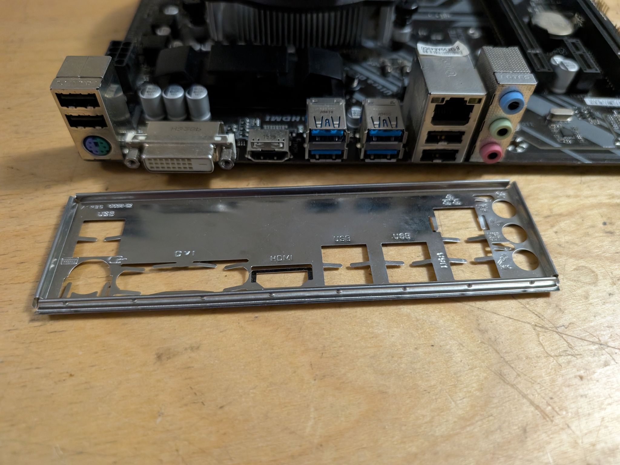 Gigabyte B450M DS3H + AMD Ryzen 5 3600