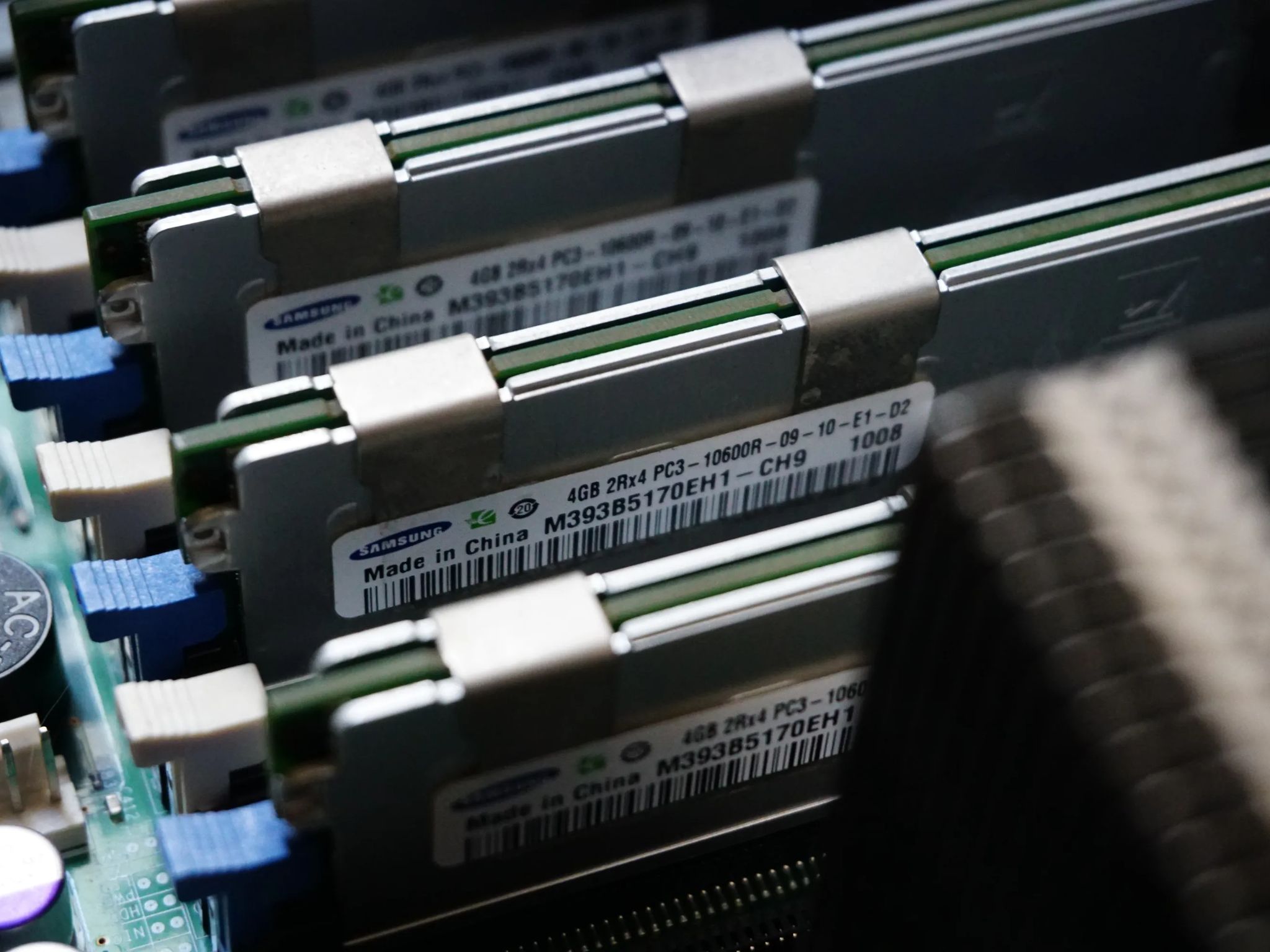 Supermicro H8QG6-F | x4 Opteron | 64GB RAM