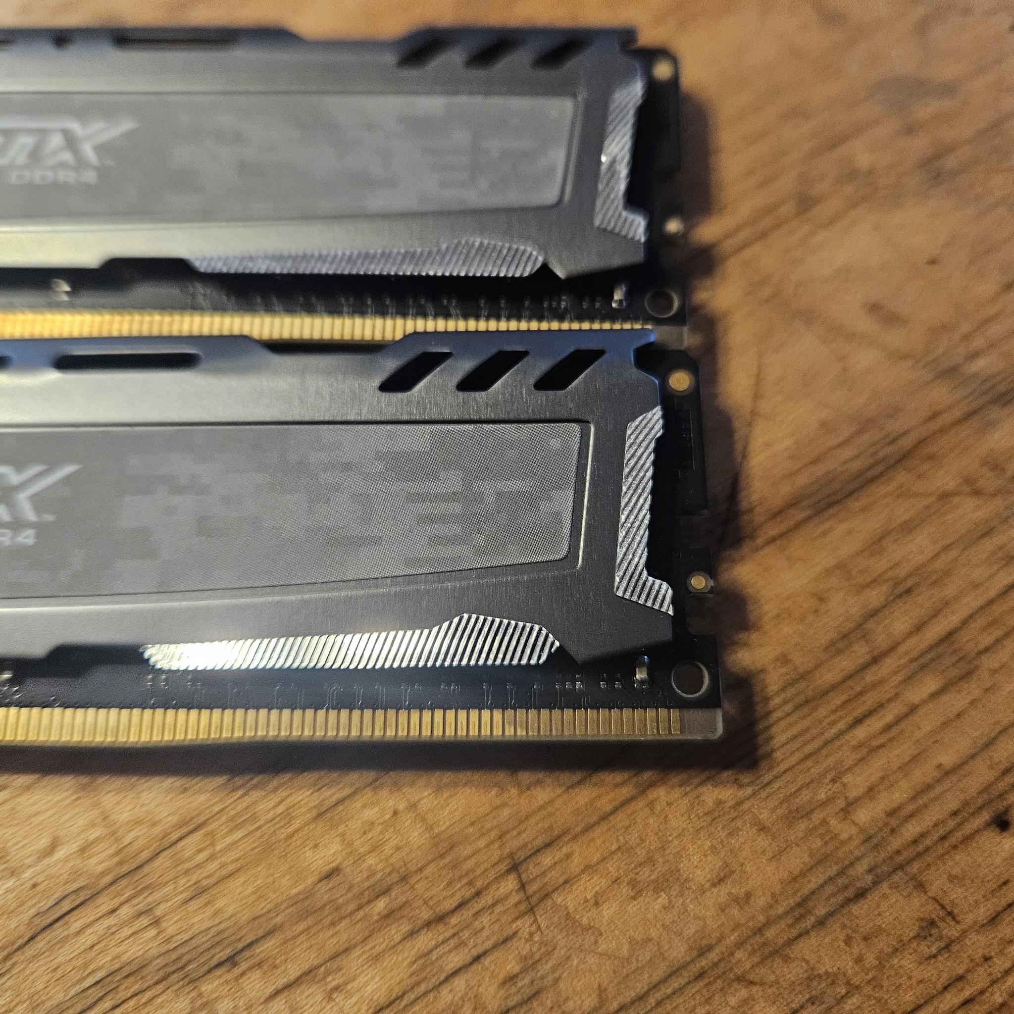 Crucial ballistix 32gb 2400mhz ddr4