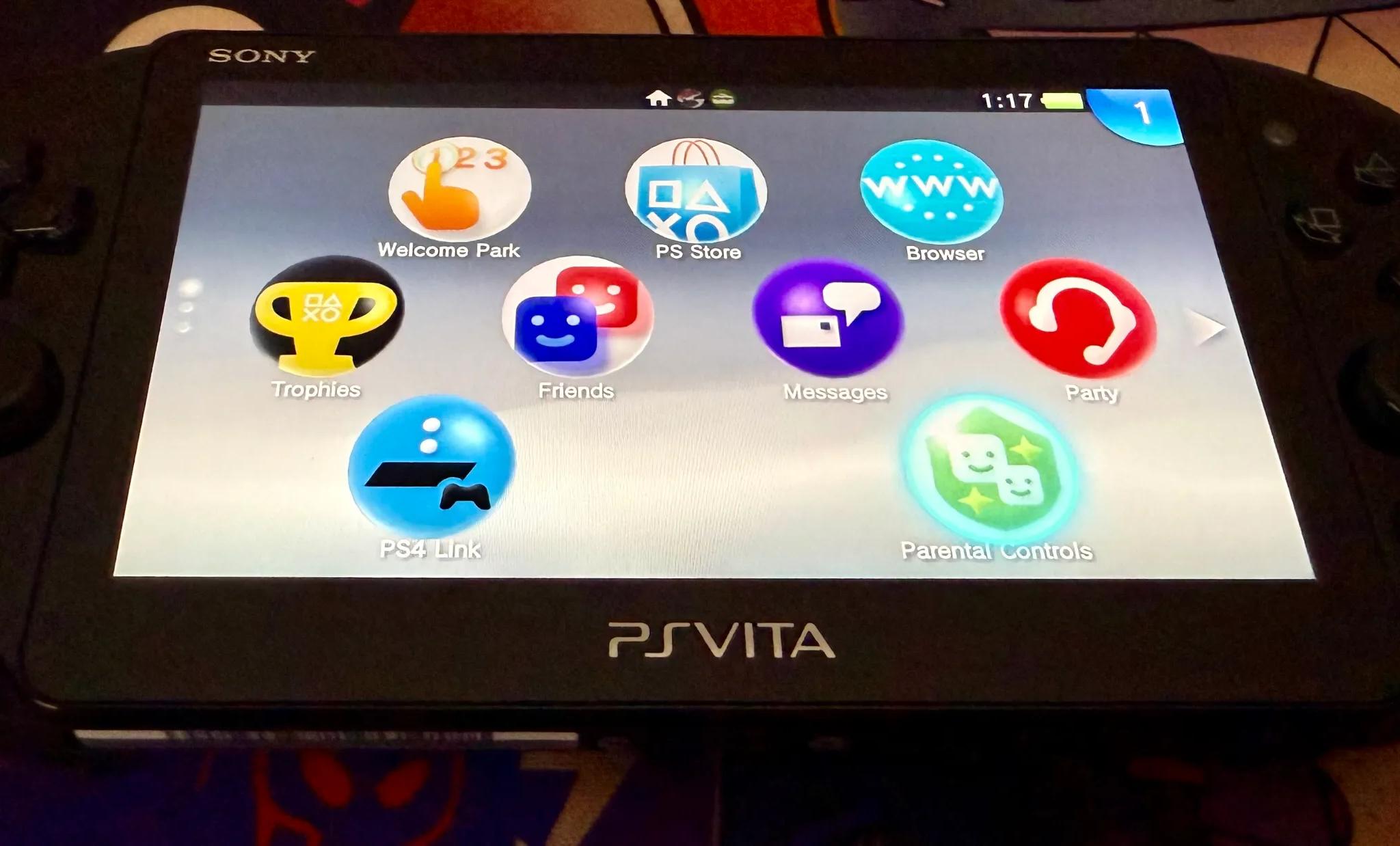 Near Mint | PSVita Console + 5 PSVita Games | PCH-2000