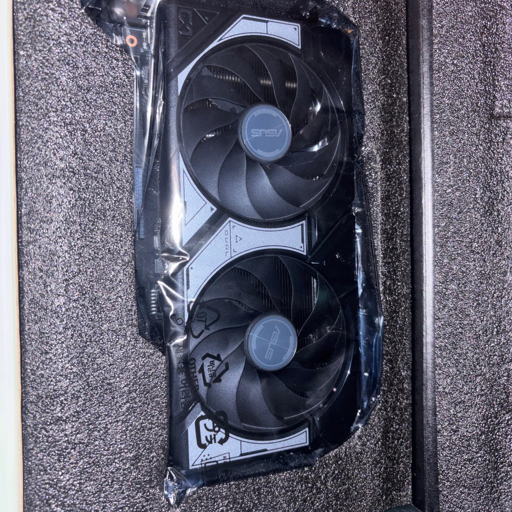 ASUS Dual GeForce RTX 5060 8GB GDDR7 OC Edition