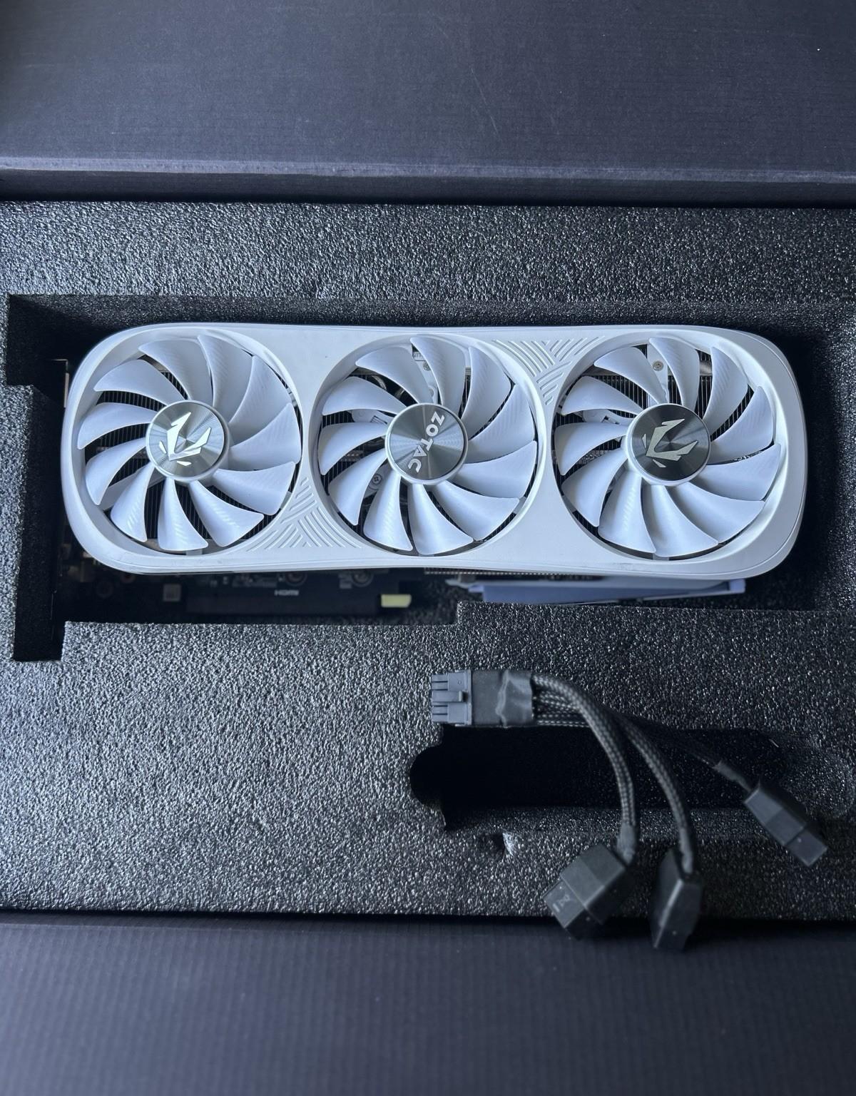 ZOTAC GAMING Trinity OC GeForce RTX 4070 Ti SUPER - Image 2