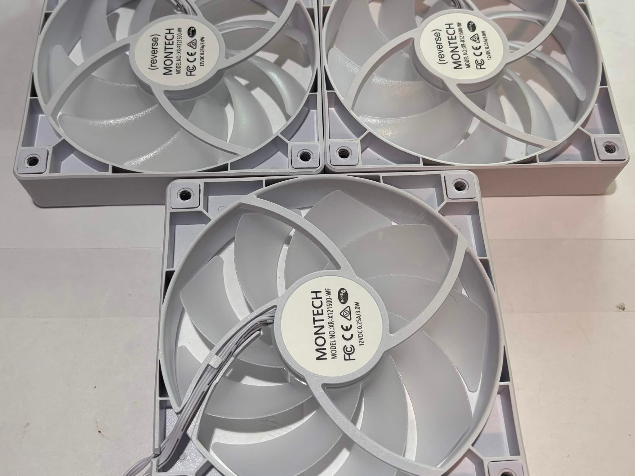 Montech RX120 PWM Fans - Mixed Blade Set (2 Reverse, 1 Standard) White