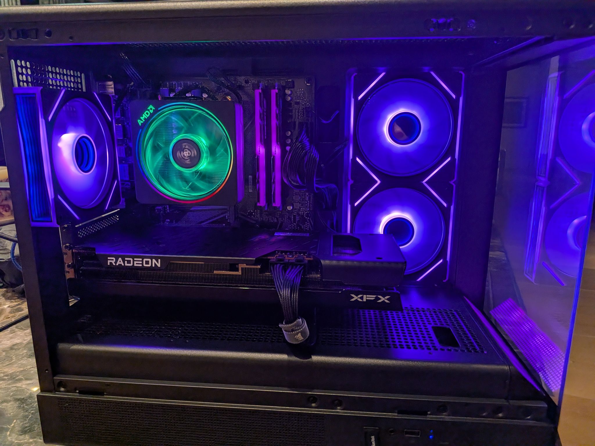 1440p Slayer - RX 7700 XT, Ryzen 5 5700, 32 GB DDR4, 1 TB Gen 4 NVME, RGB
