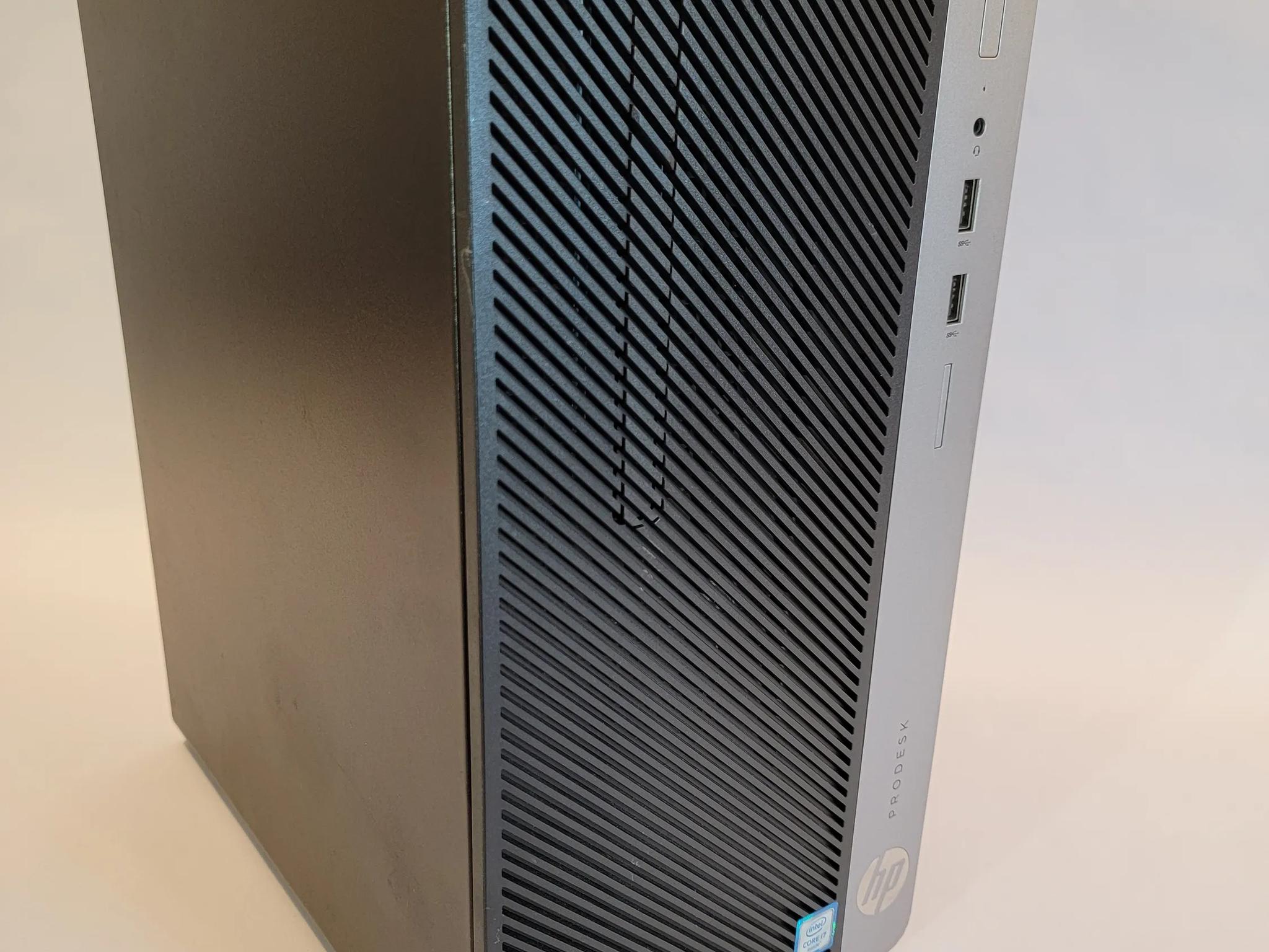 i7 6700/rx 6600m 2TB m.2 SSD. Gaming Workstation (Ultimate price to performance PC)