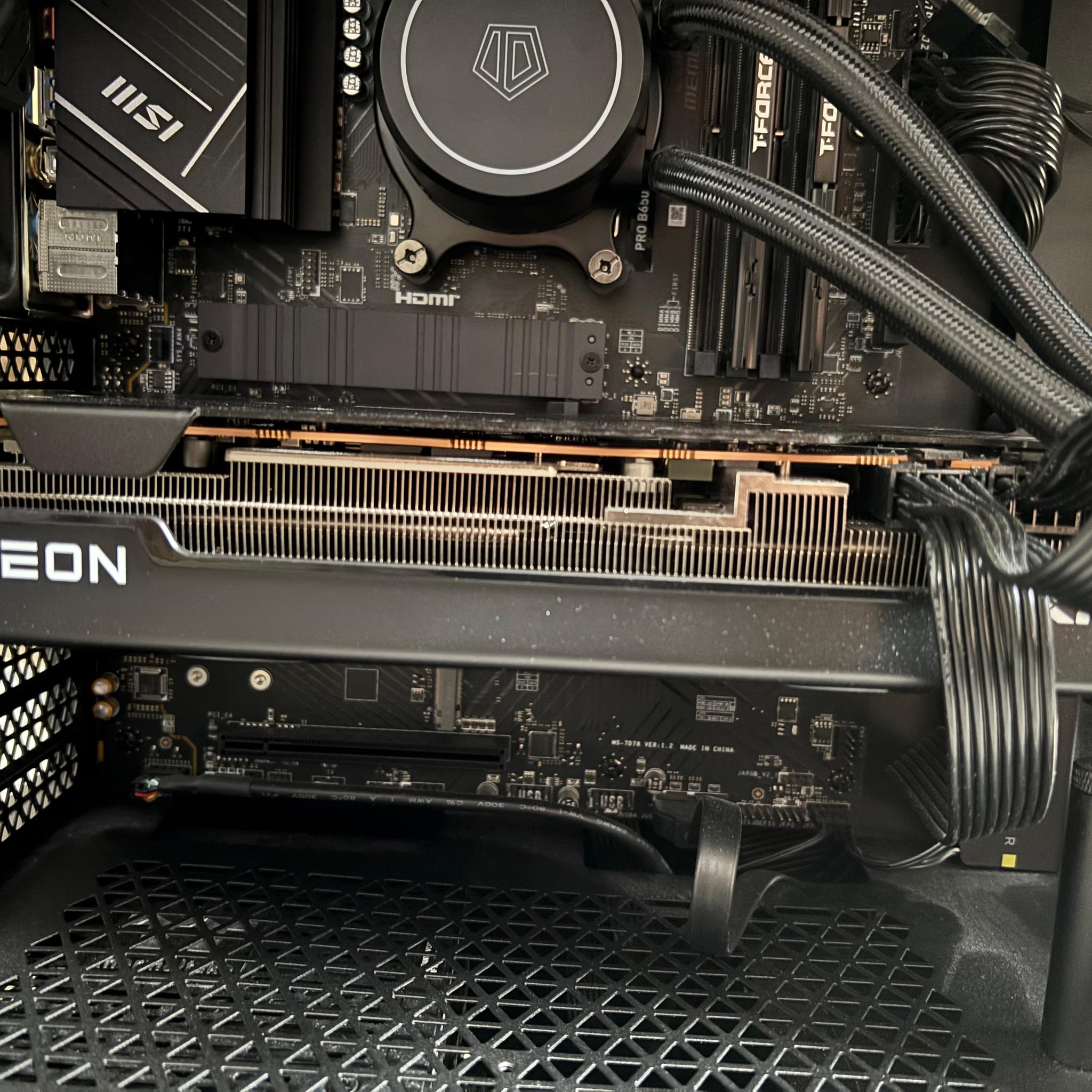 XFX Speedster SWFT 210 Radeon RX 7700 XT