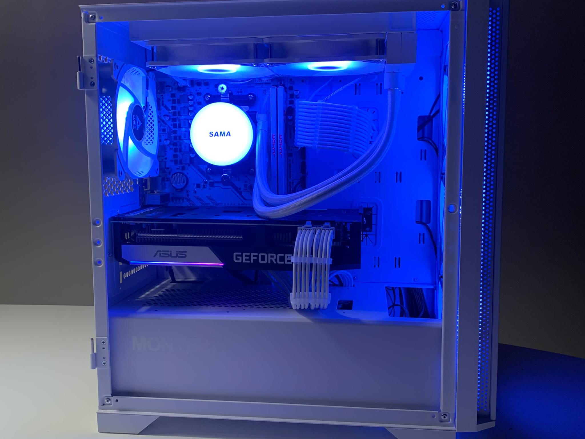 WH1TE 0UT - RTX 3070 - Ryzen 7 3700X - 32 GB RAM - 1 TB SSD - Gaming/Productivity PC