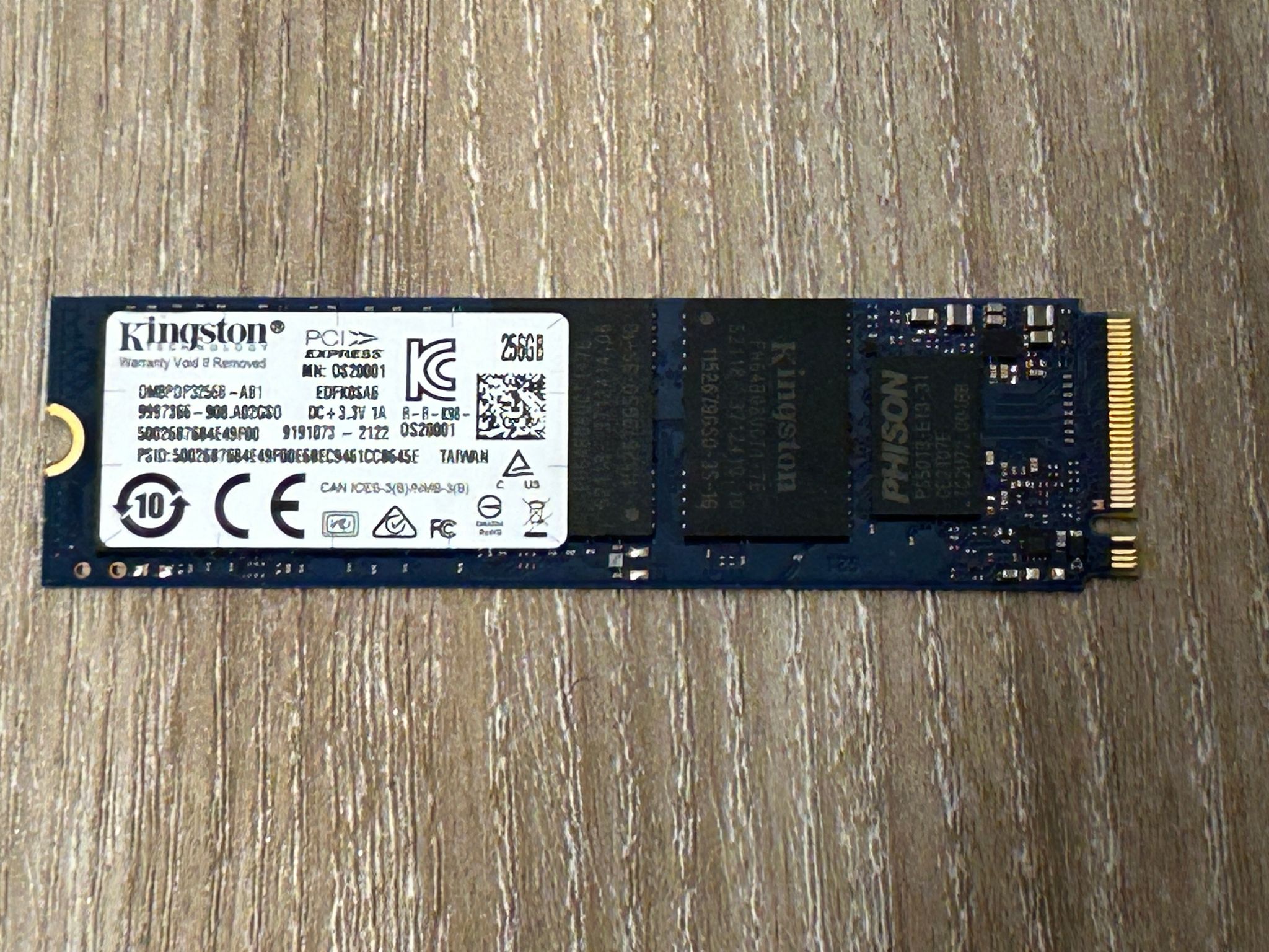 KINGSTON 0M8PDP3256B-AB1 256GB NVMe M.2 SSD