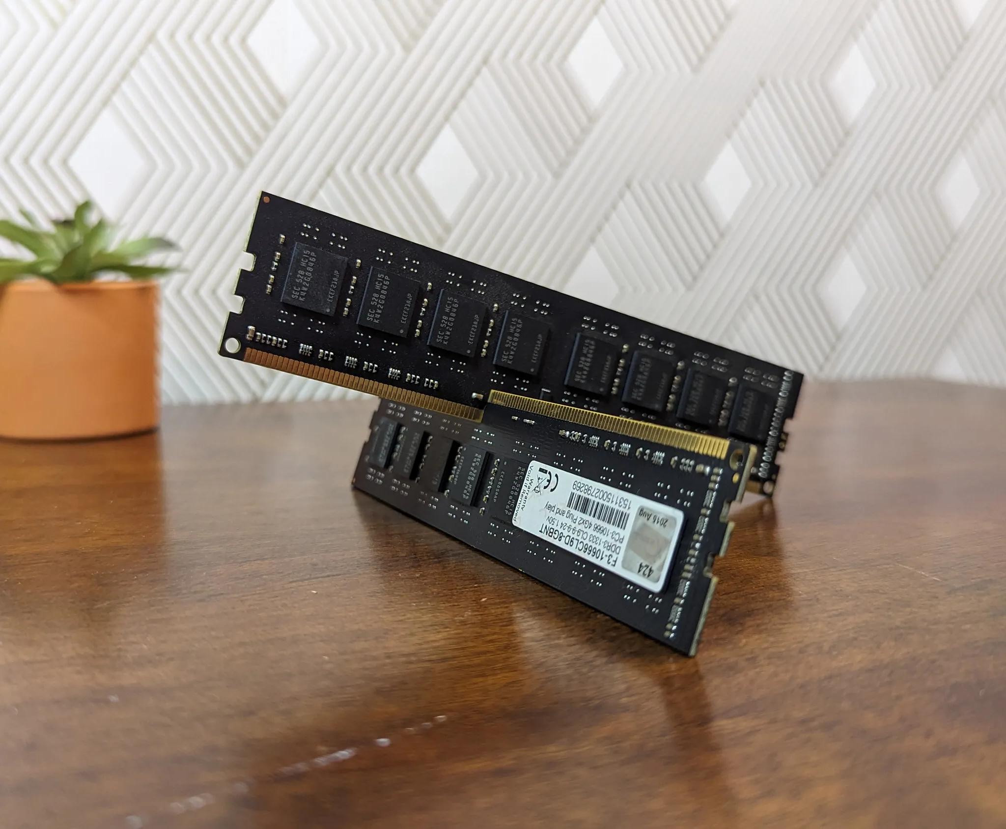 2x4GB DDR3 1333MHz DIMM G-Skill Ram (F310666CLD9D-8GBNT)