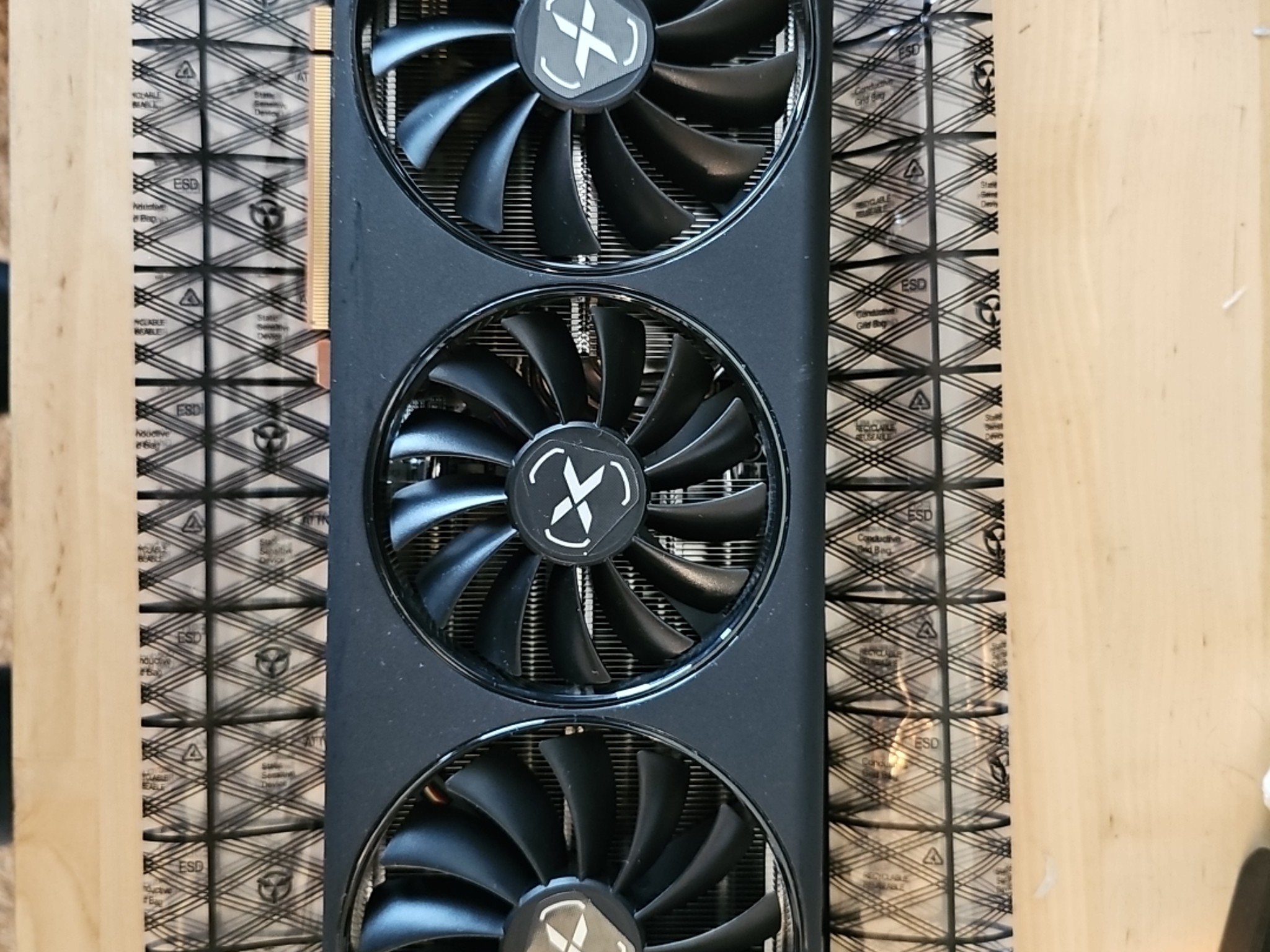 For sale: AMD XFX swift RX 6800 16gb gpu