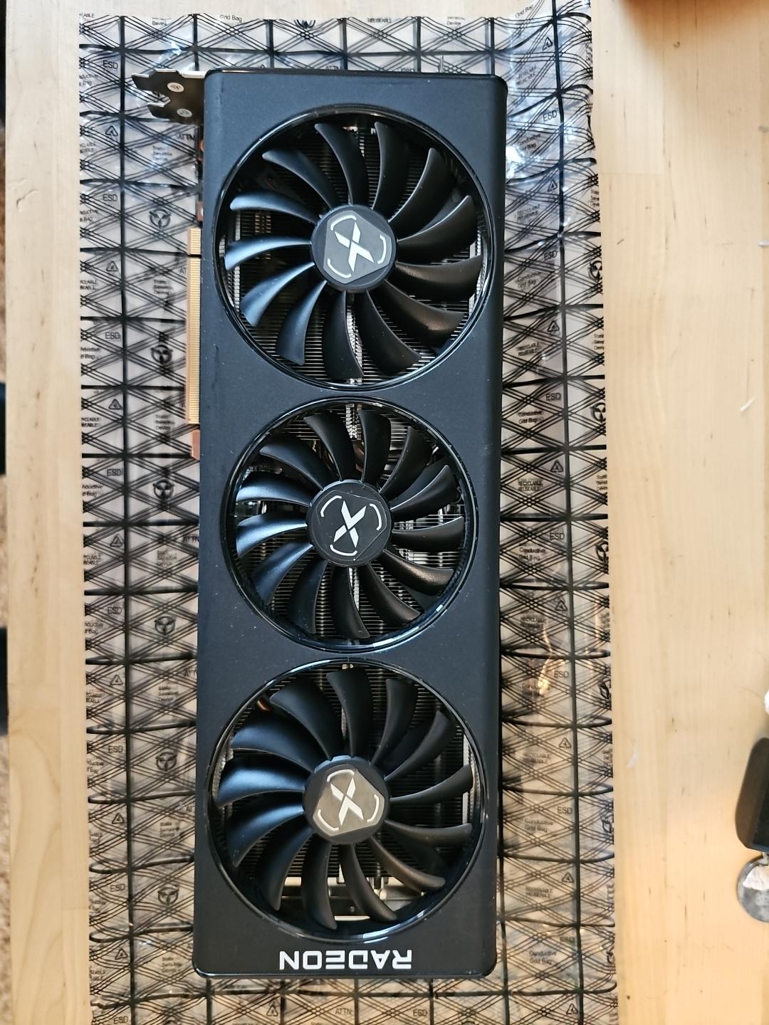 For sale: AMD XFX swift RX 6800 16gb gpu