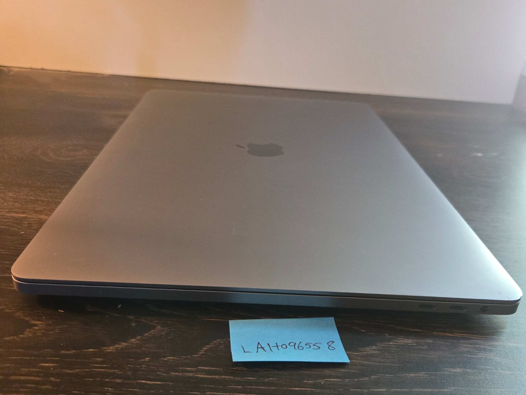 Apple Macbook Pro 16 inch Laptop - 2019 - 1TB - intel i9 - Model A2141