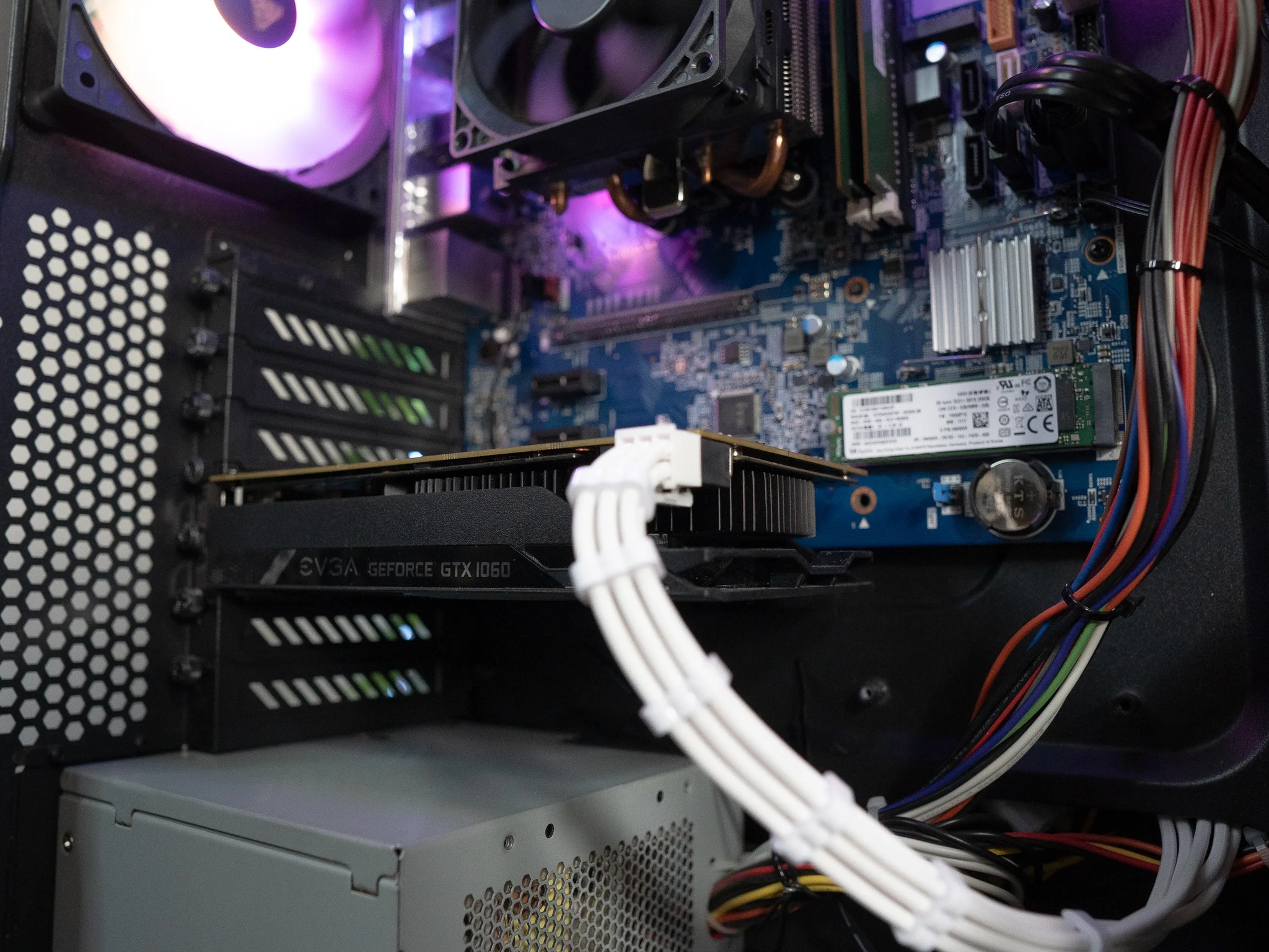 🎮👾 | EVGA GTX 1060 6GB | RYZEN 5 1600X | 16GB DDR4 RAM | 256GB M.2 SSD + 1.5TB HDD | Elite Borealis