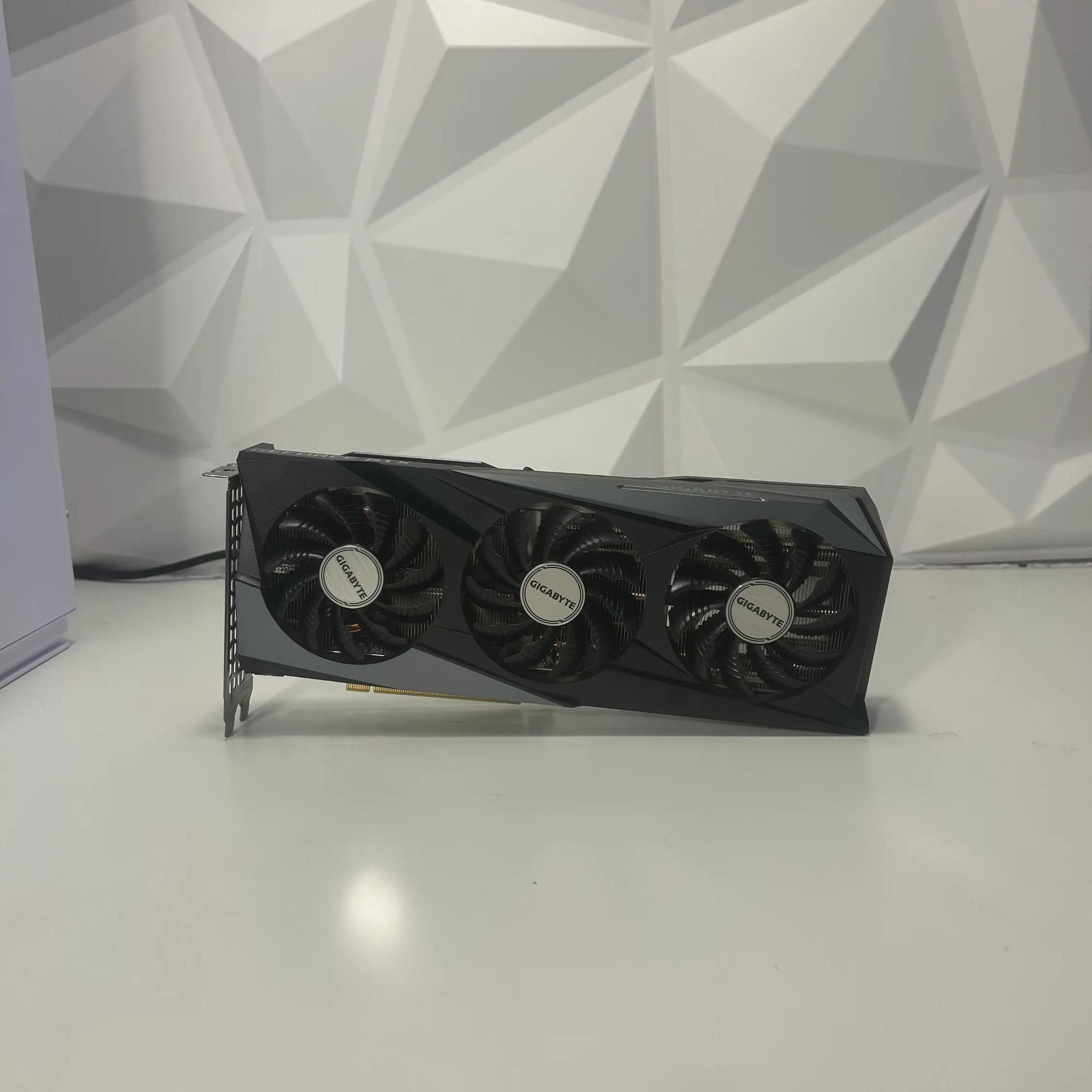 *ARTIFACTS* RTX 3060 12GB GDDR6 Gigabyte WindForce