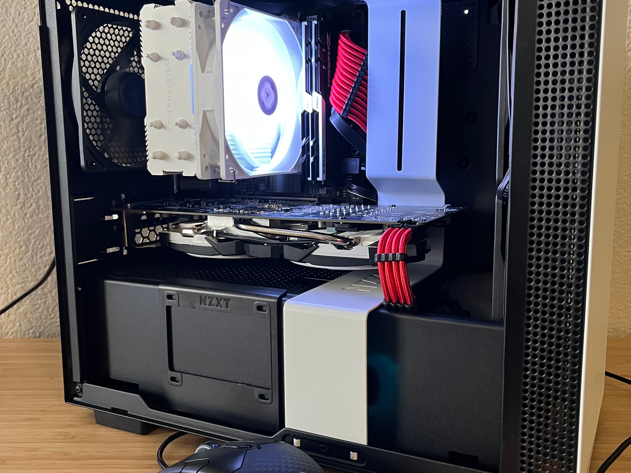 White-Out V1 Budget ITX PC - RX 580/Ryzen 7 2700