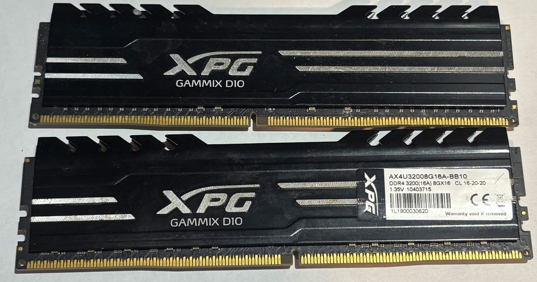 XPG Gammix D10 16GB (2x8GB) DDR4 3200MHz CL16 Gaming Memory Kit