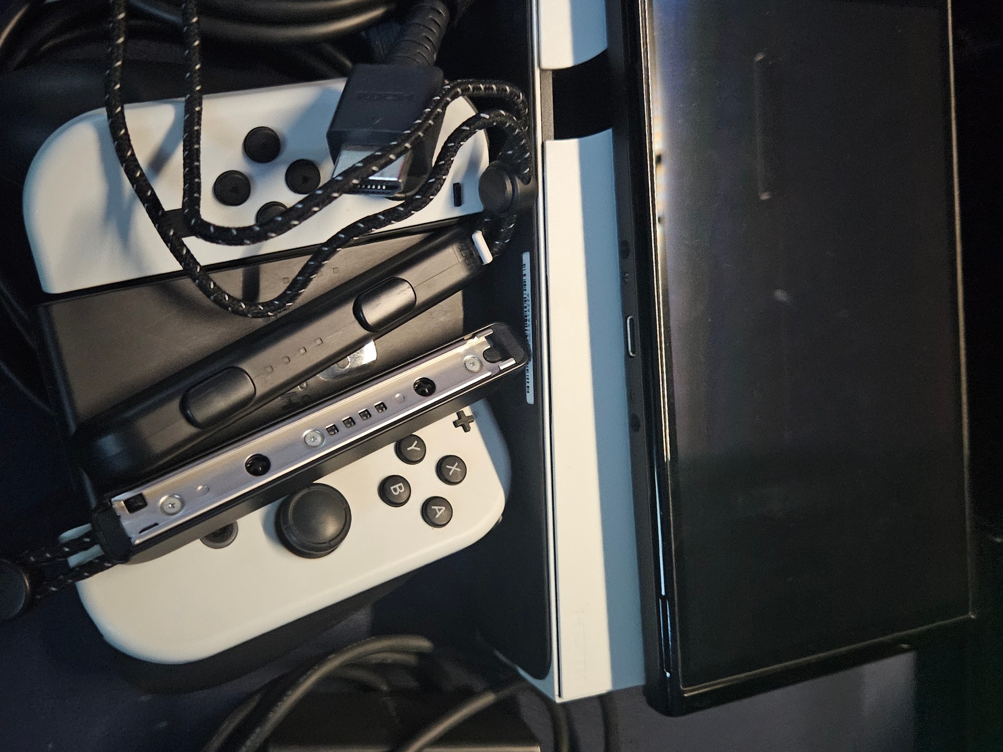 Nintendo Switch Oled w/ Accesories