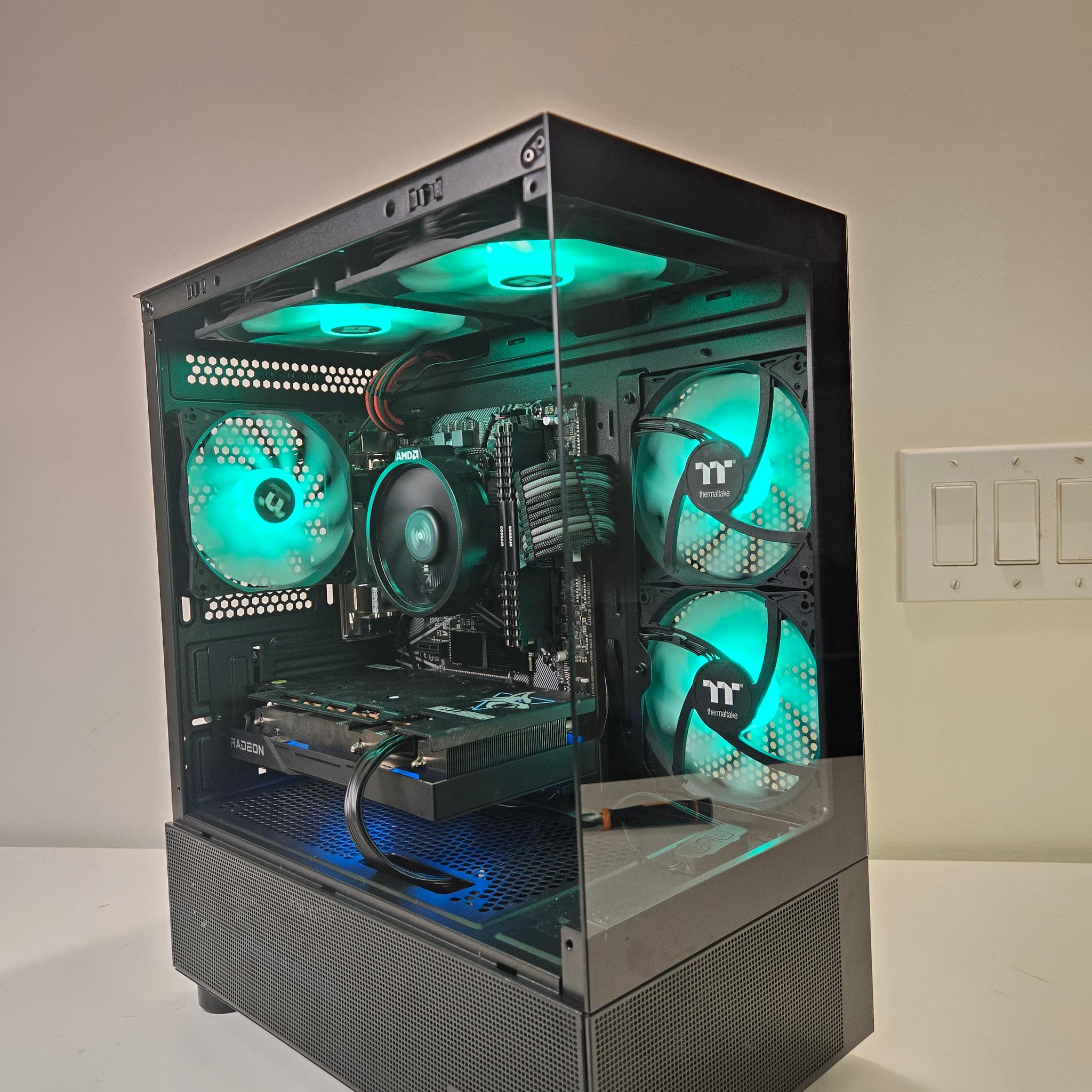 RX 6600 XT | Ryzen 5 5500 | 16gb DDR4 | 512gb SSD👏🏽