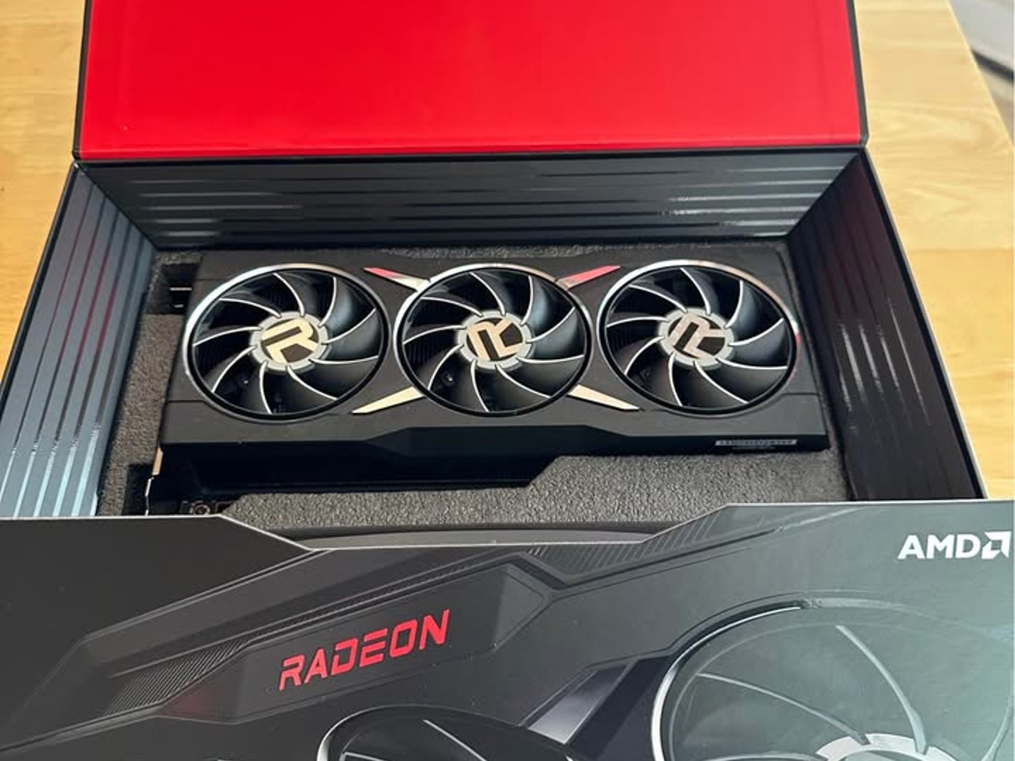 AMD Radeon RX 6800 XT 16 GB Reference Midnight Black edition with original box