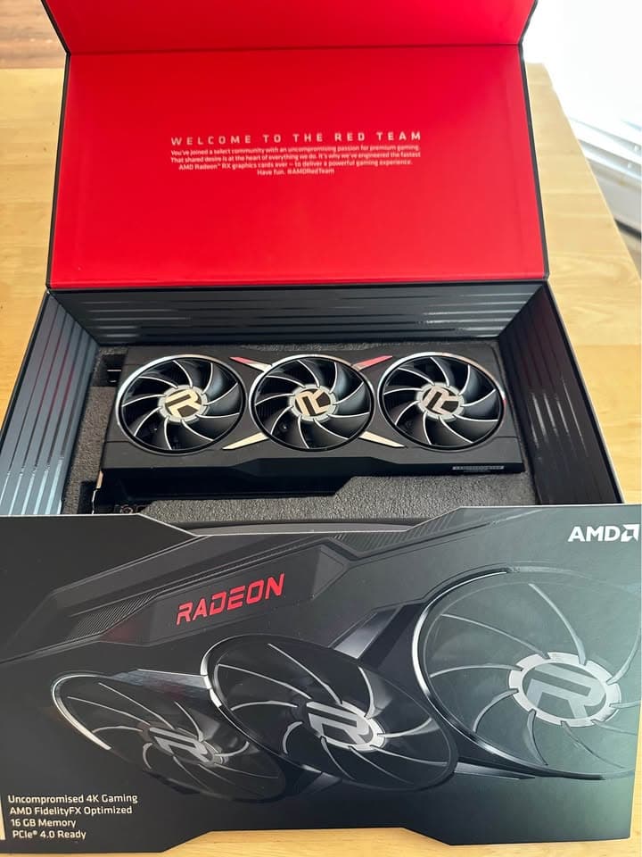 AMD Radeon RX 6800 XT 16 GB Reference Midnight Black edition with original box