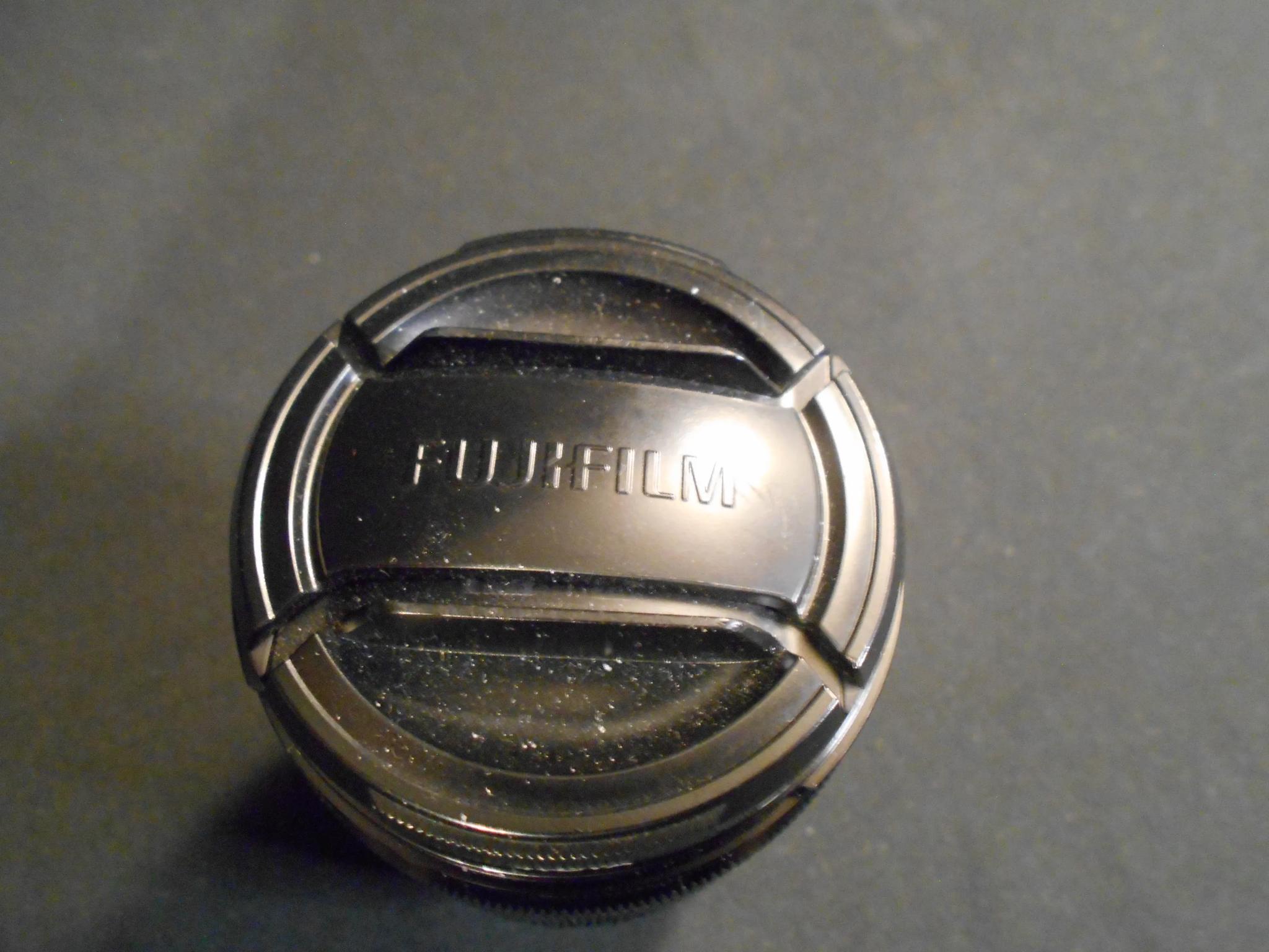 FUJIFILM XF 18-55mm F2.8-4 R LM OIS Lens With Case