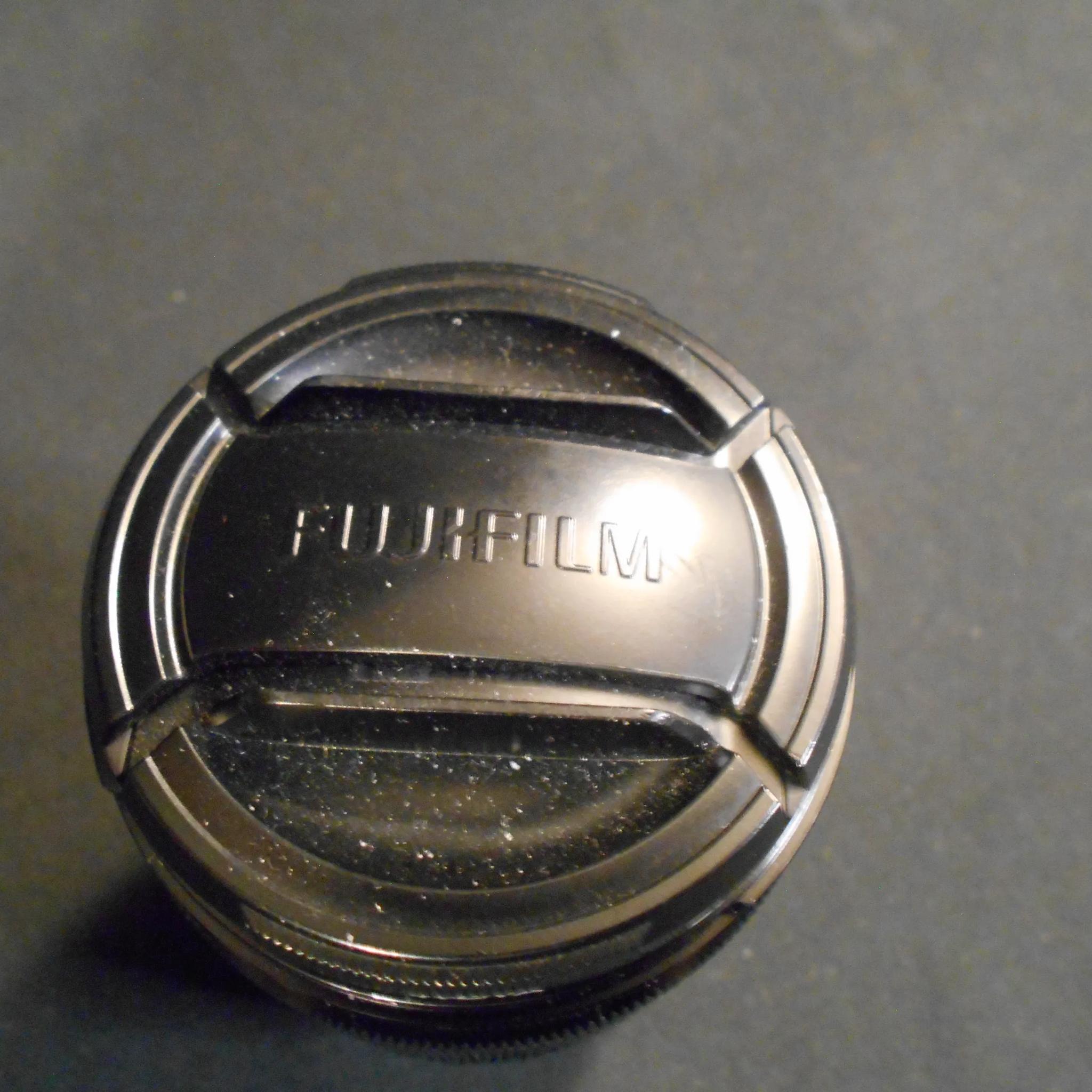 FUJIFILM XF 18-55mm F2.8-4 R LM OIS Lens With Case