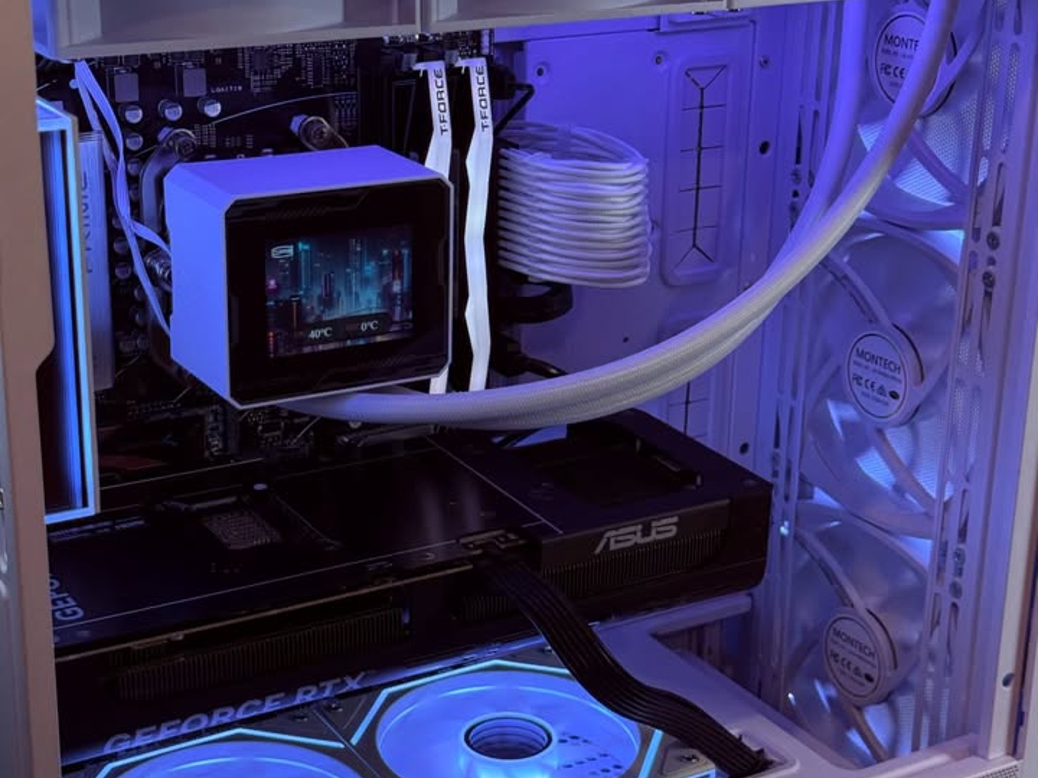 Pristine New Gaming / Streaming PC | RTX 5070 | Ryzen 7 7700 | 32GB DDR5 RAM | 1TB | Windows 11
