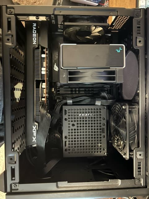 Gaming PC Ryzen 5 2600, XFX 6600xt, 16 gb ram, 750 psw, Asus ROG Strix x570 itx
