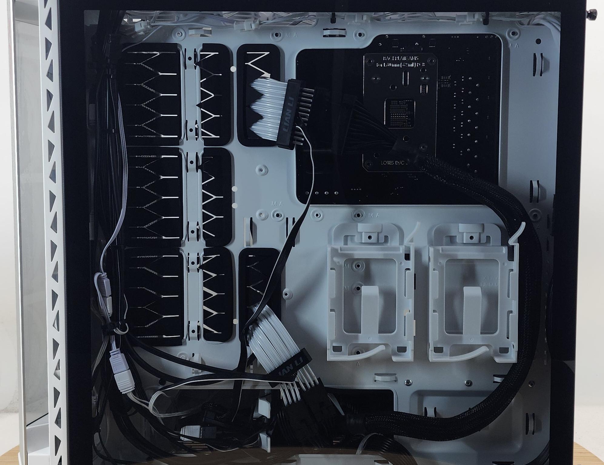 Gaming PC Ryzen 7 9700X 16GB RAM 1TB SSD RX 7800 XT 16GB Windows 11 Computer