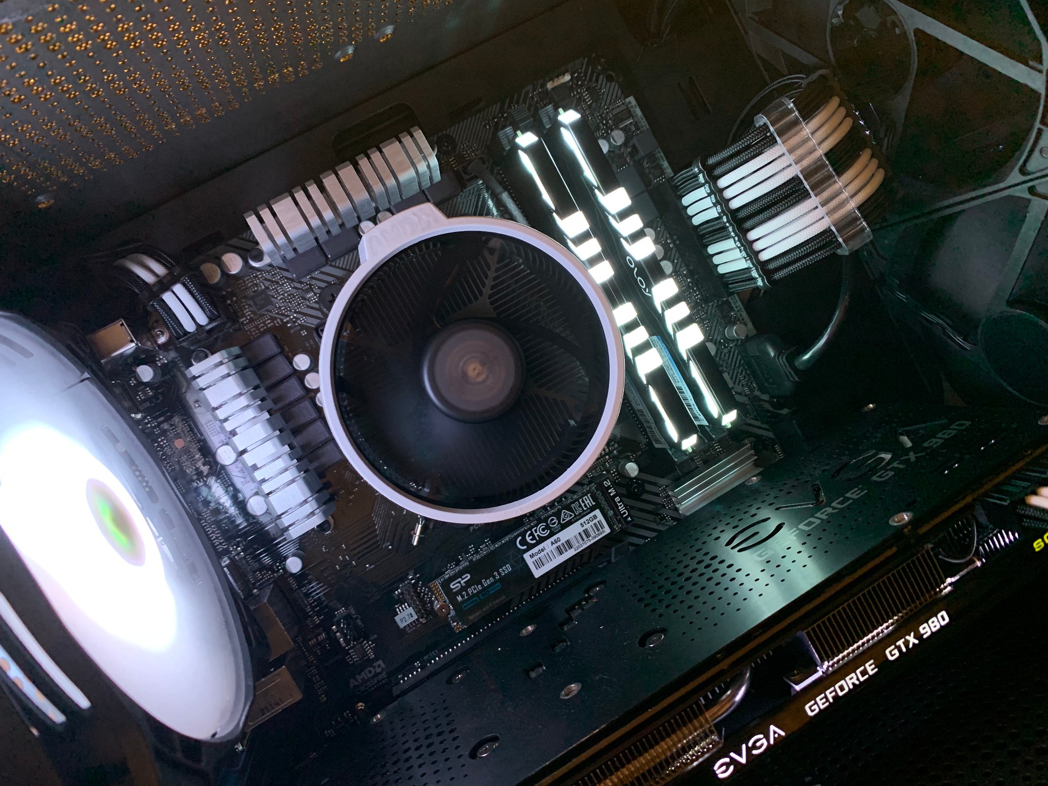 Black/White Gaming PC (Ryzen 5 2600 + GTX 980)w/ wifi